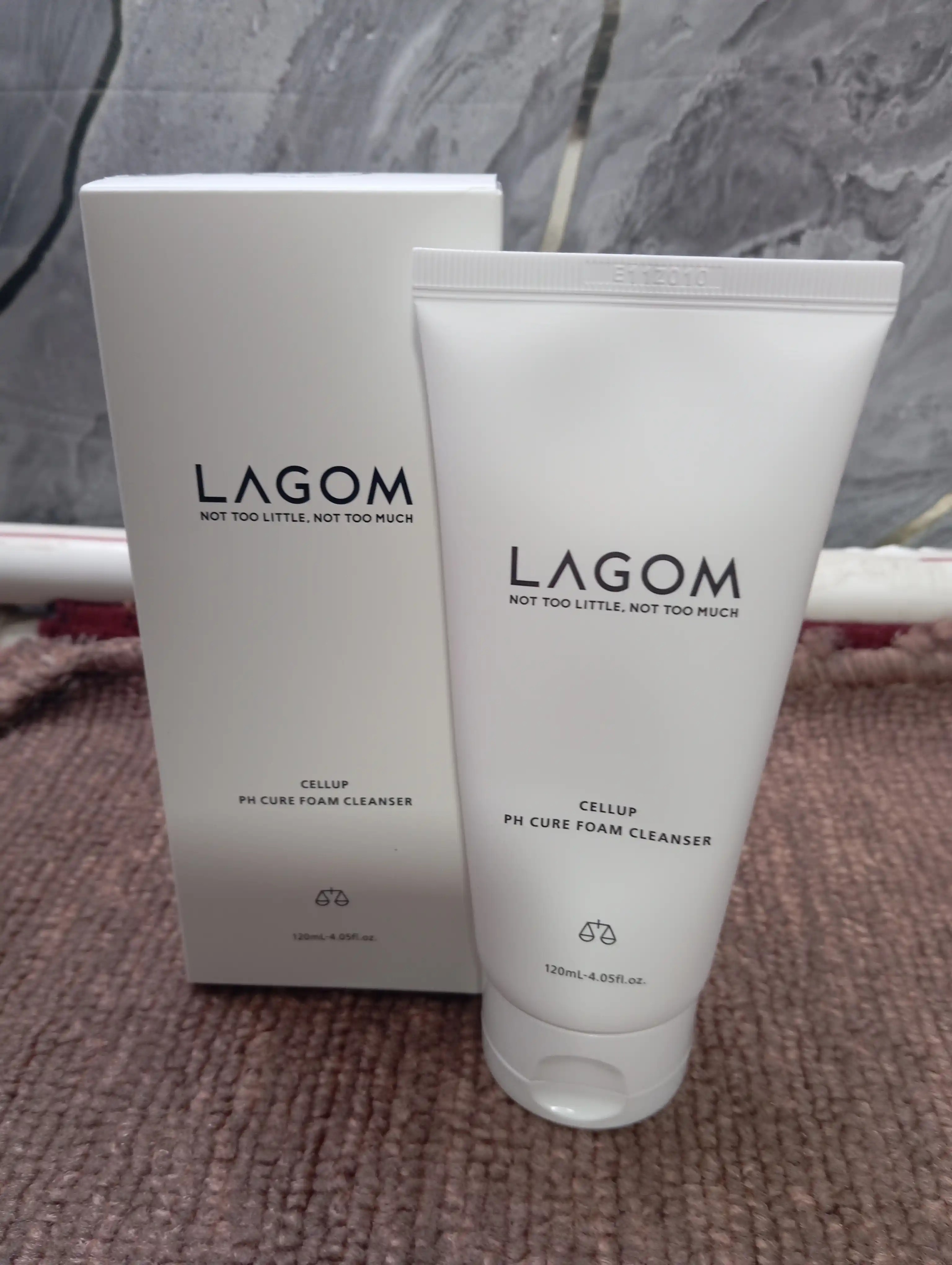 Normal, yog'li, ta'sirchan yuzlarga yuz yuvish ko'pigi, Lagom Cellup Ph Cure Foam