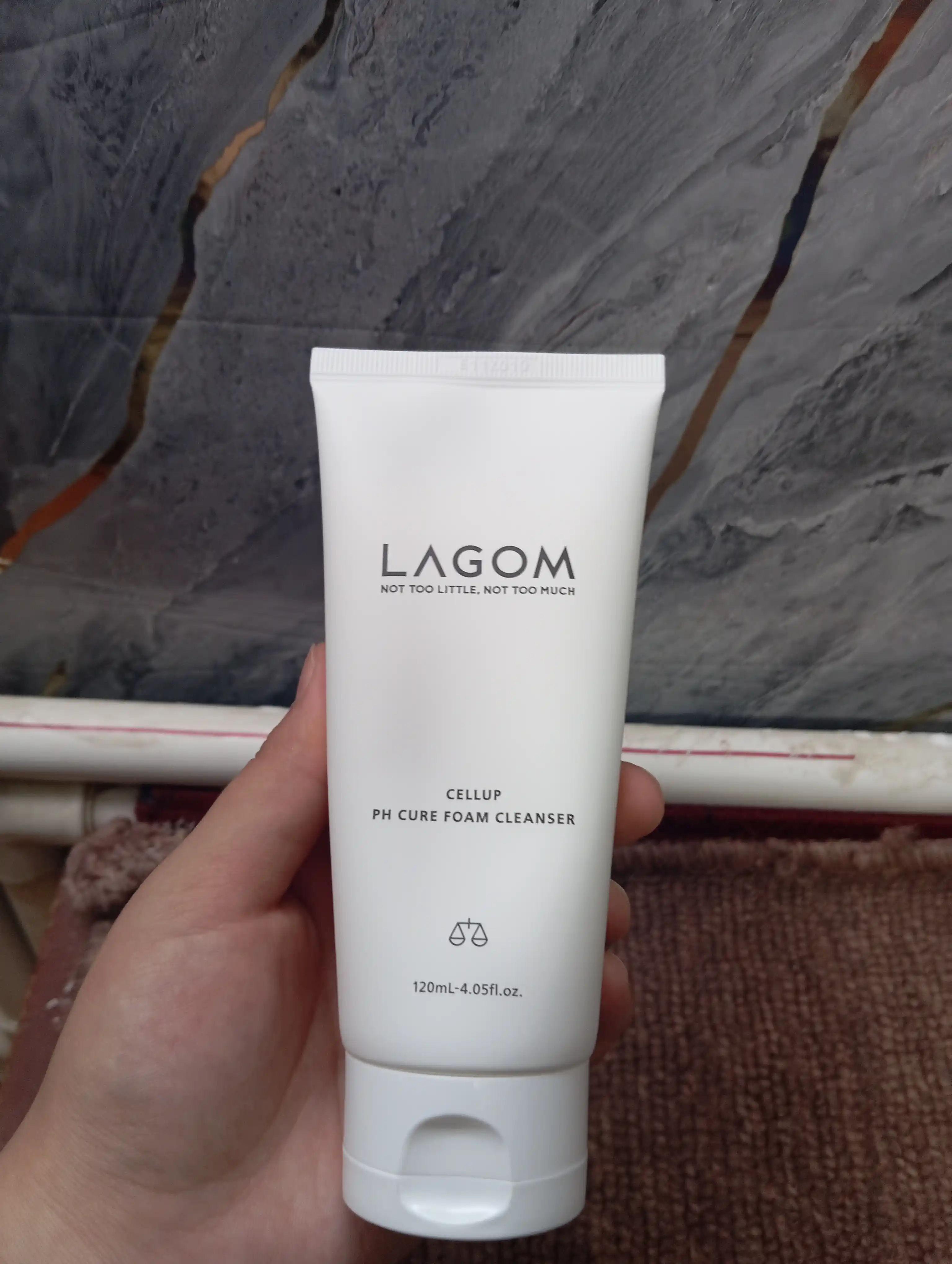 Normal, yog'li, ta'sirchan yuzlarga yuz yuvish ko'pigi, Lagom Cellup Ph Cure Foam