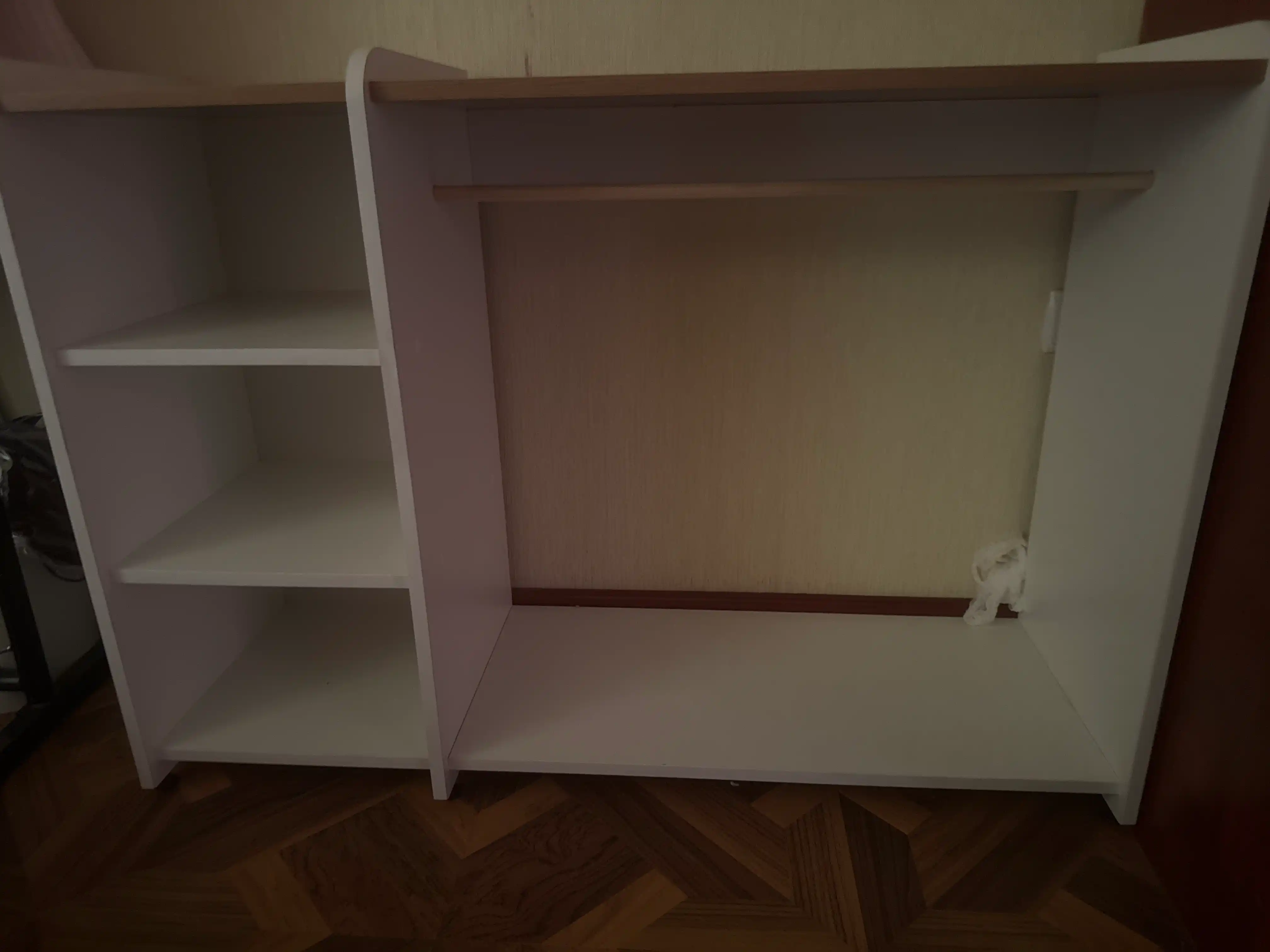 Детский стеллаж для одежды с вешалкой и полками (Montessori)