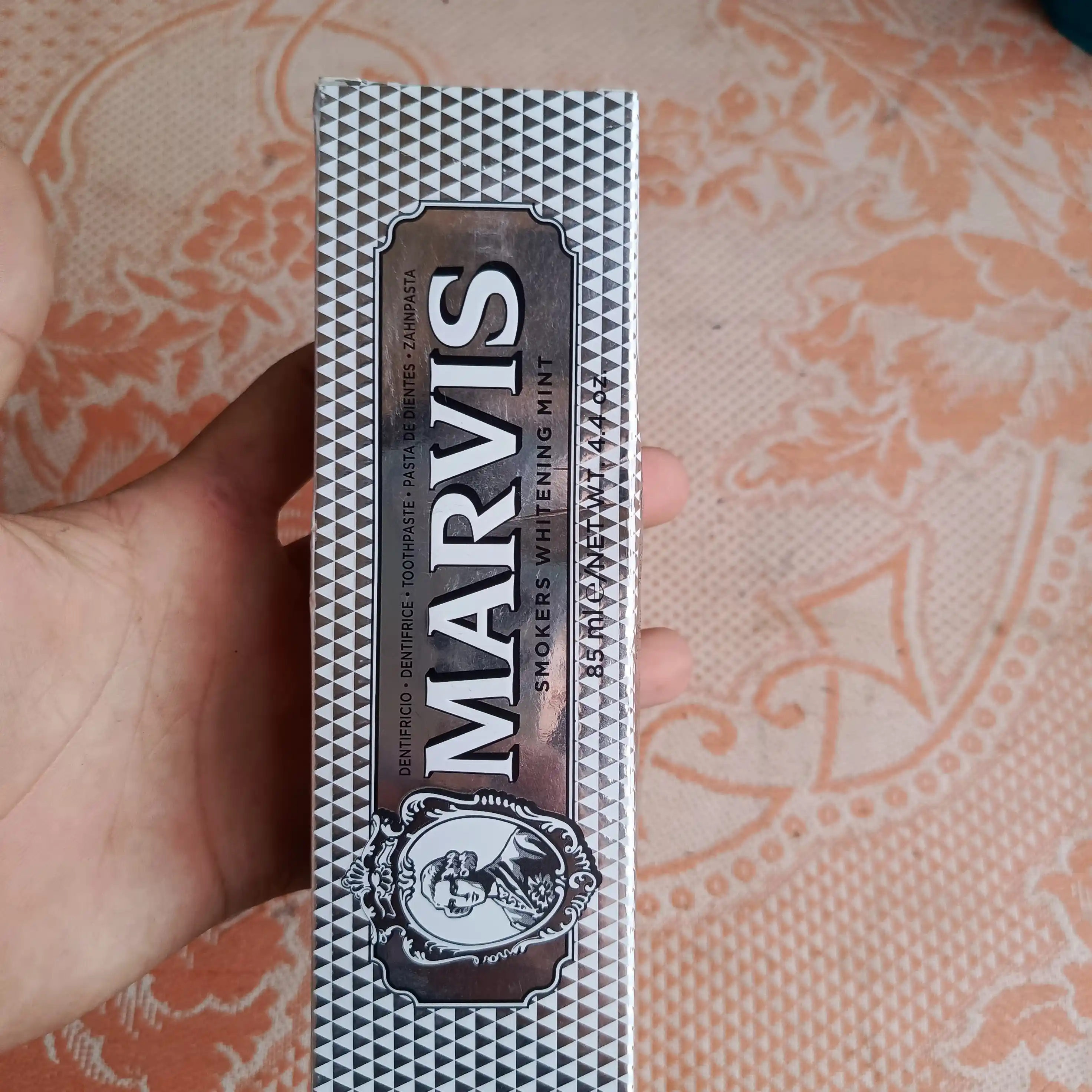 Зубная паста с отбеливающим эффектом, MARVIS Amarelli Licorice Mint, 85 мл