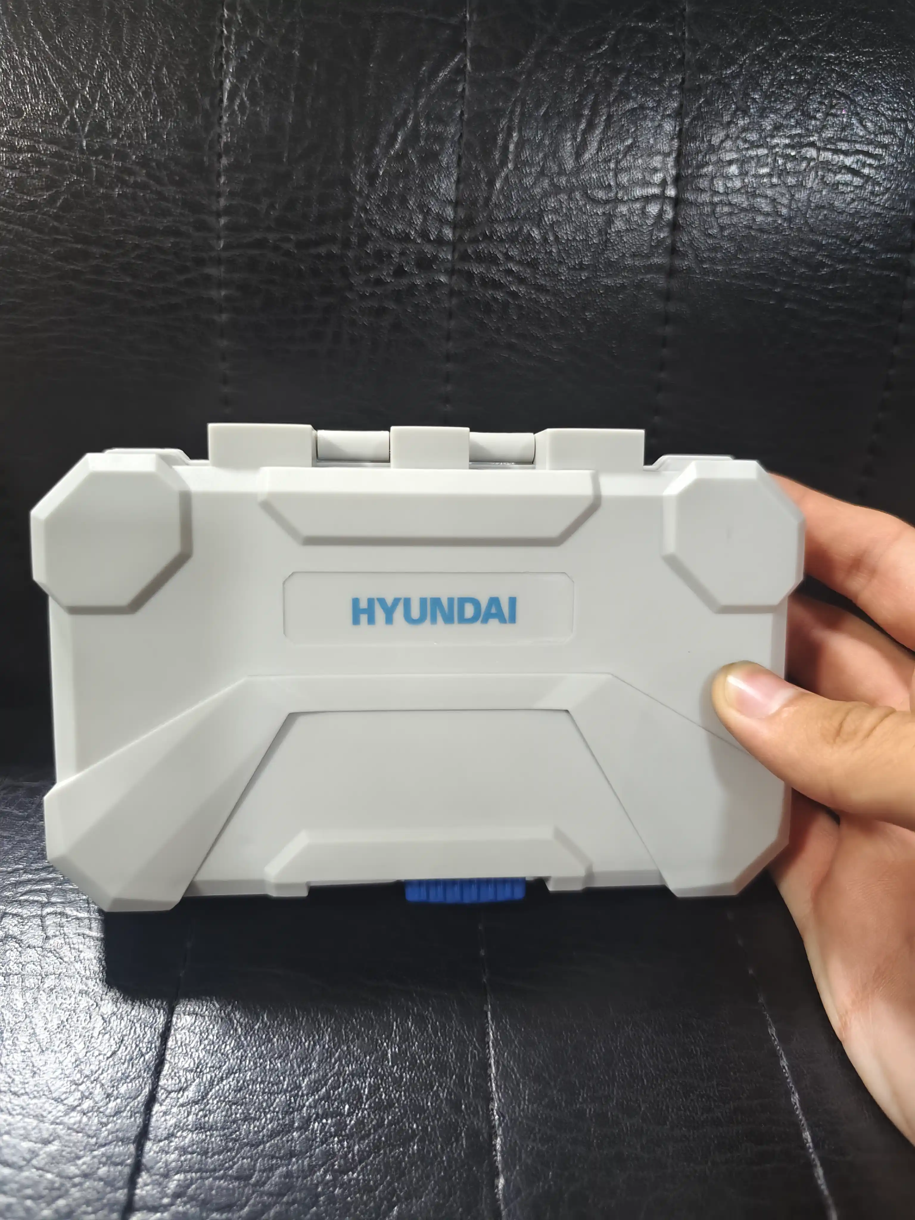 Нож и набор для резьбы — 14/32 предмета HYUNDAI