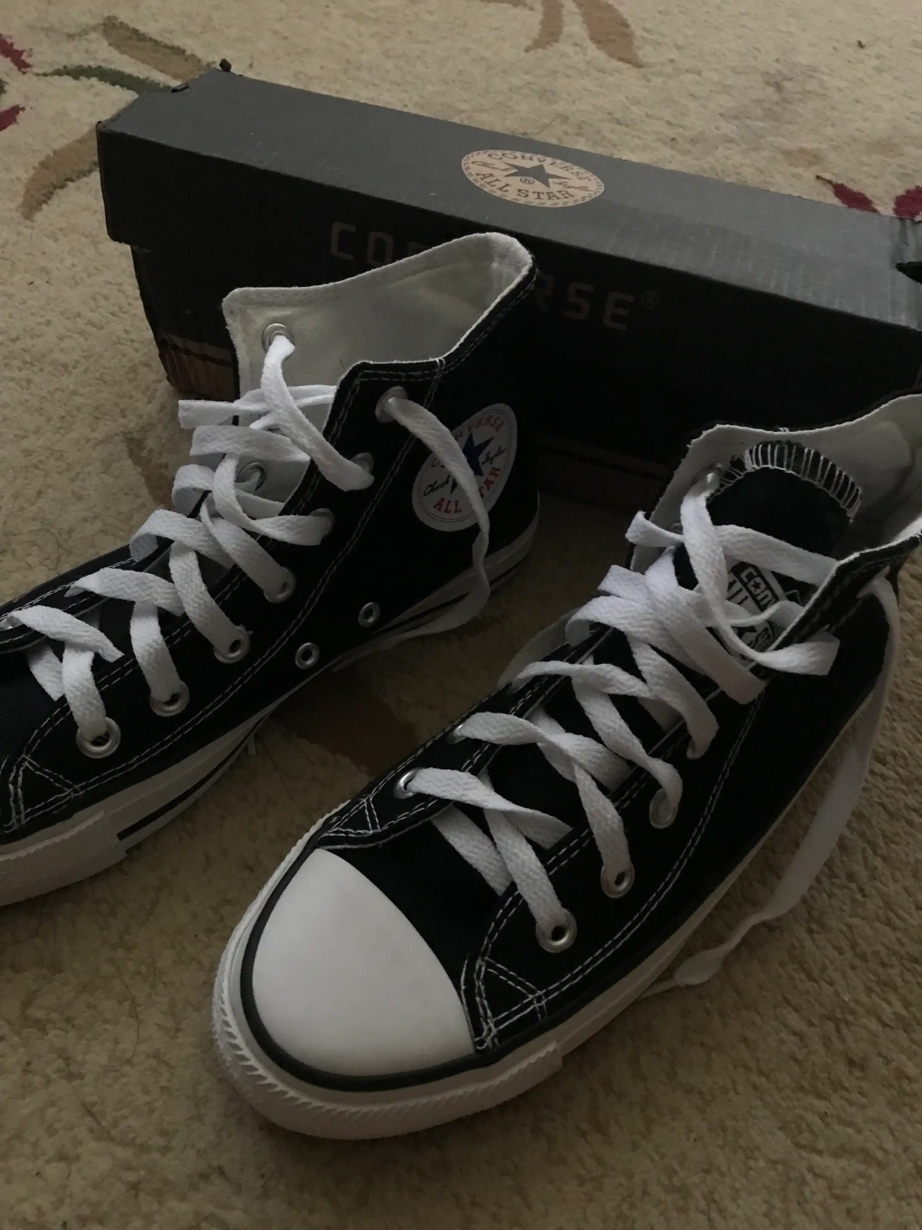 Kedalar Converse sport uchun, yoz-kuz-bahor mavsumi uchun