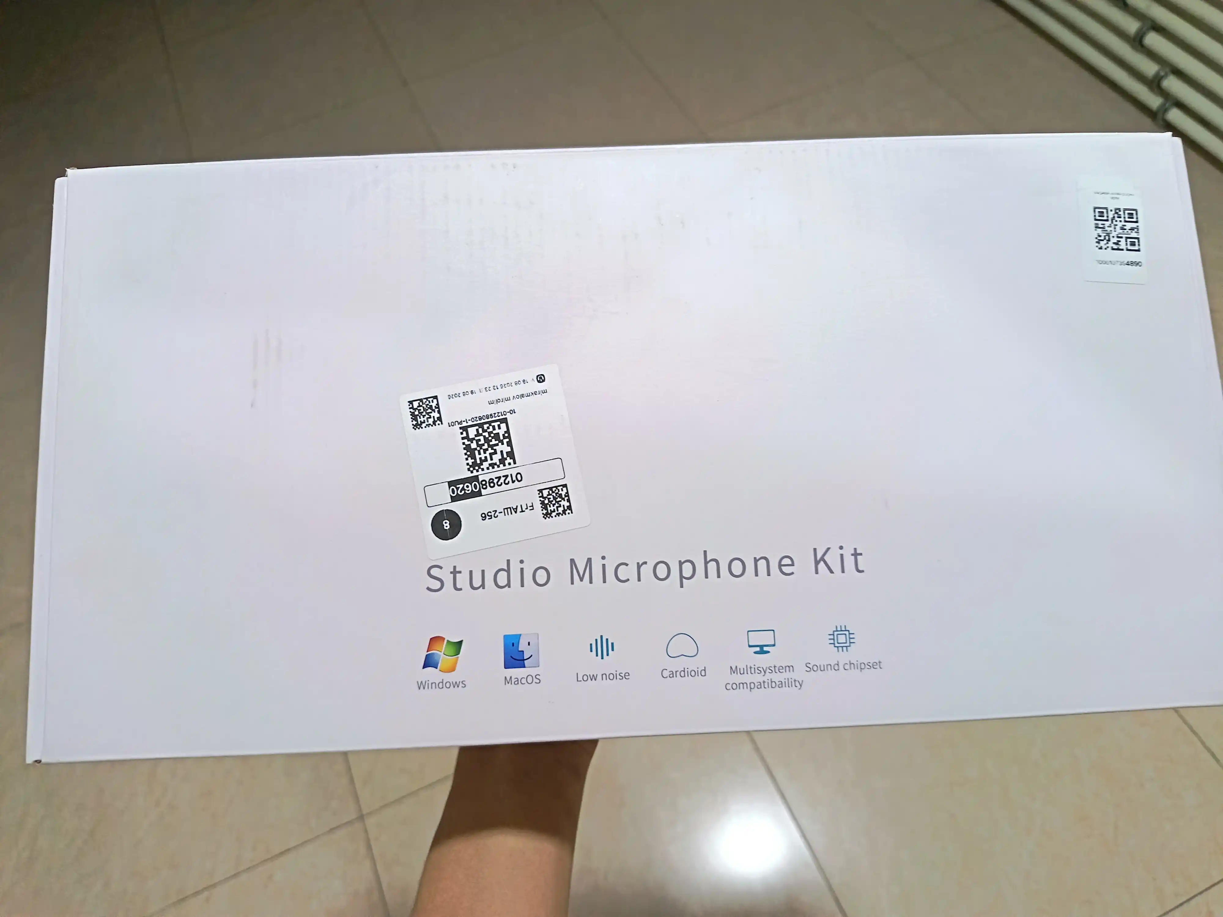 Mikrofon kondensatorli o'yin RGB yoritgichli qavs bilan, oqim uchun pop filtri bilan