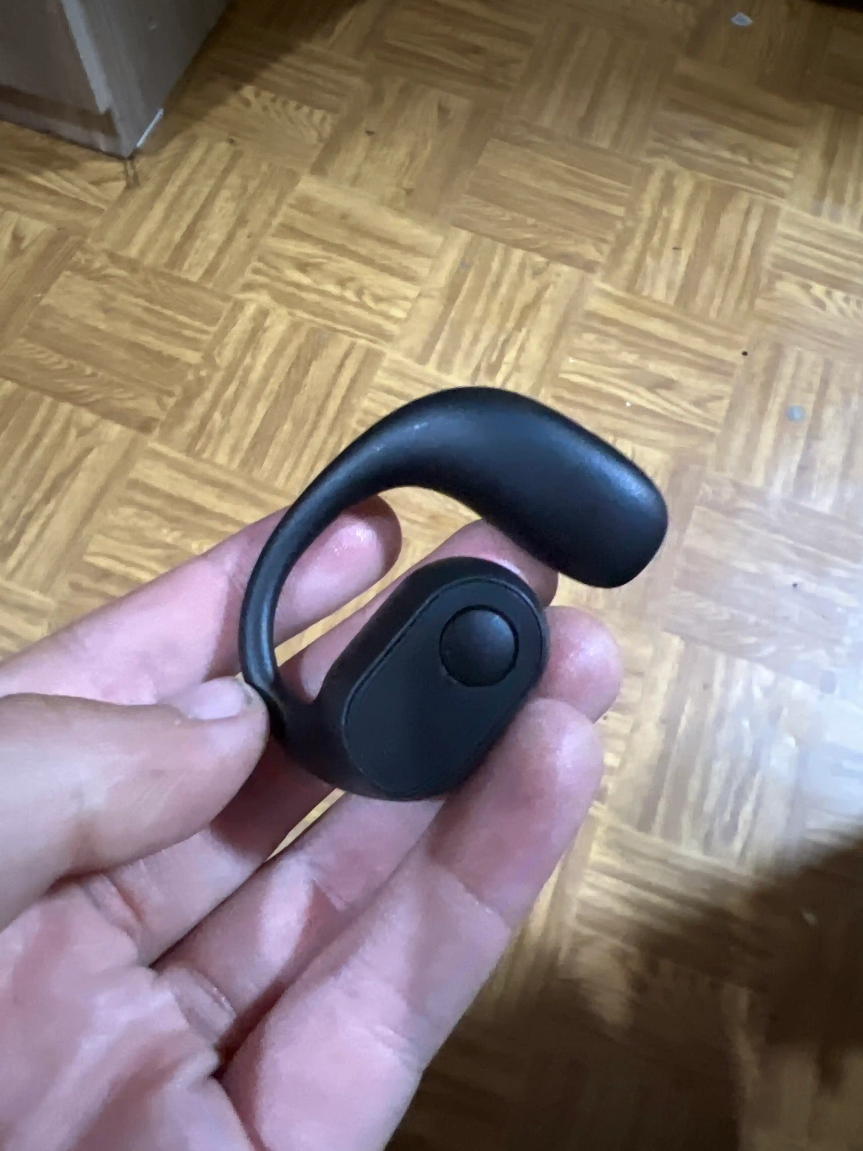 Simsiz zamonaviy sport mono-quloqchini, Bluetooth 5.3, quloq usti ilgakli, LED displey