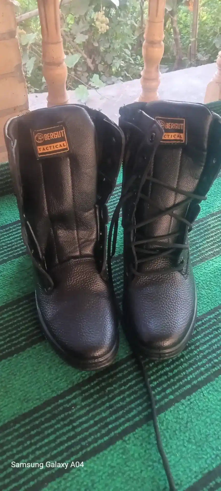 Erkaklar uchun harbiy, ovchilik, taktik, treking va kundalik poyabzallar, charm oyoq kiyimlari