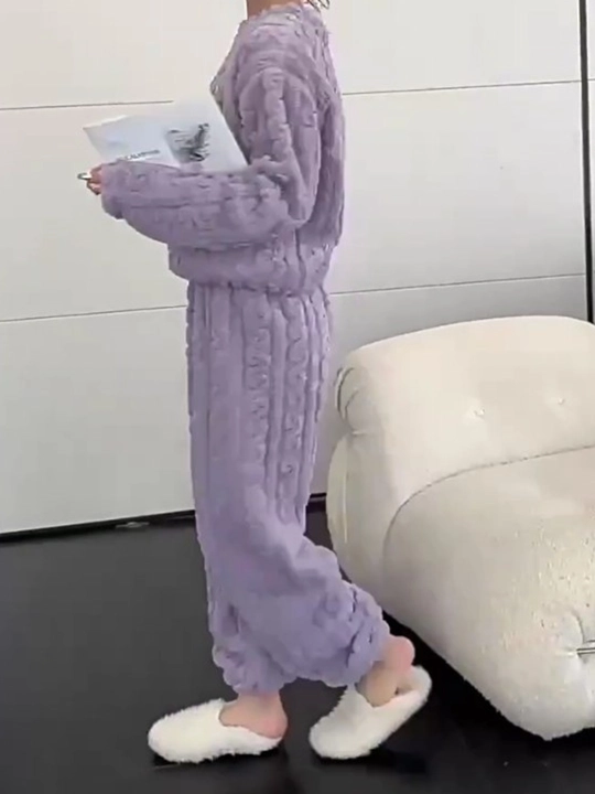 Ayollar pijamasi