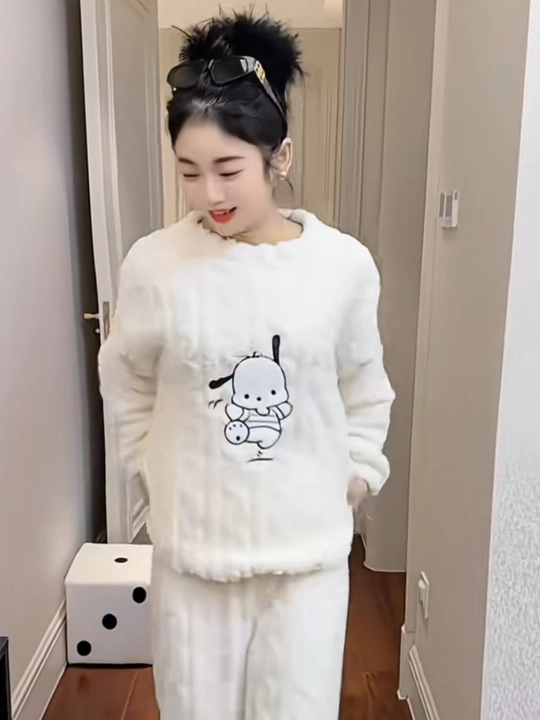 Ayollar pijamasi