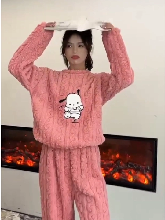 Ayollar pijamasi