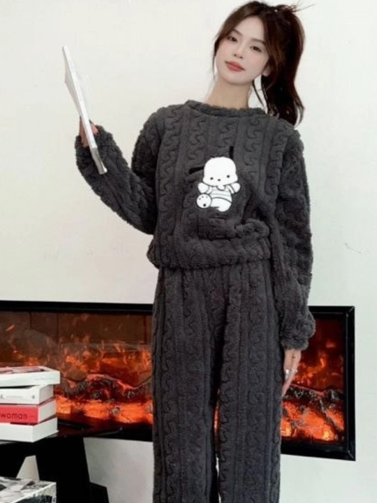 Ayollar pijamasi
