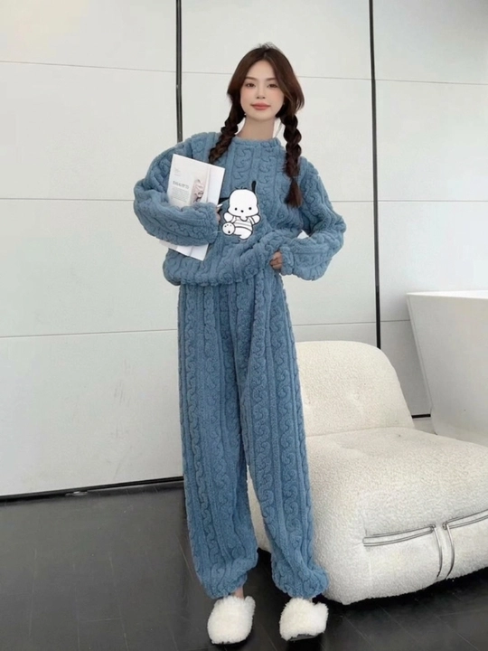 Ayollar pijamasi