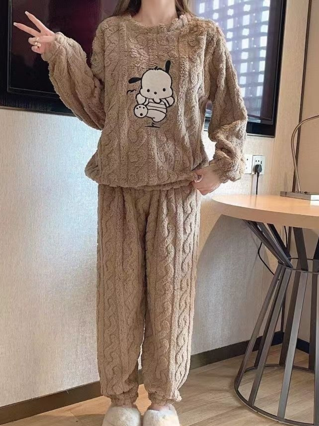Ayollar pijamasi