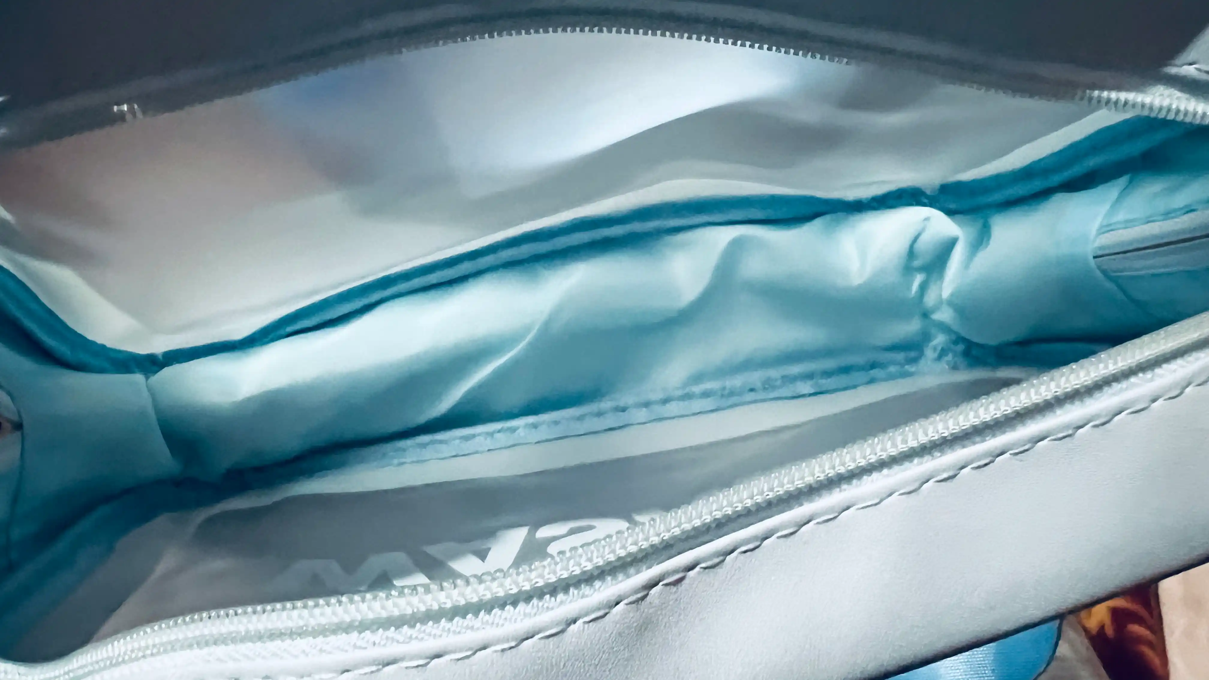“WASHBAG” 4 xil o‘lchamli va 4 rangli suv o‘tkazmaydigan kosmetik sumkalar (PVX-neylon)