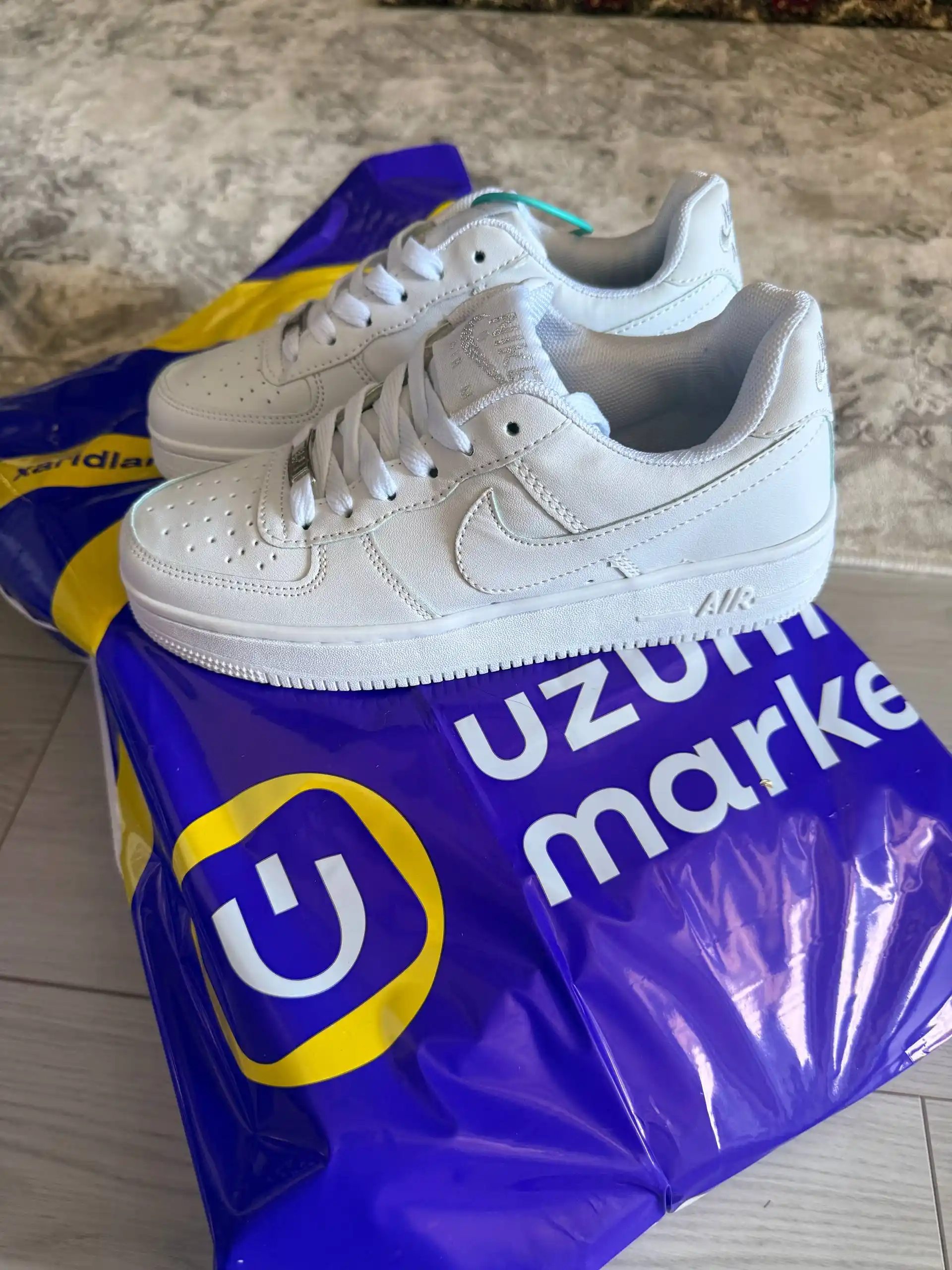 Ayollar va erkaklar uchun Nike Air Force 1 oq klassik krossovkalari