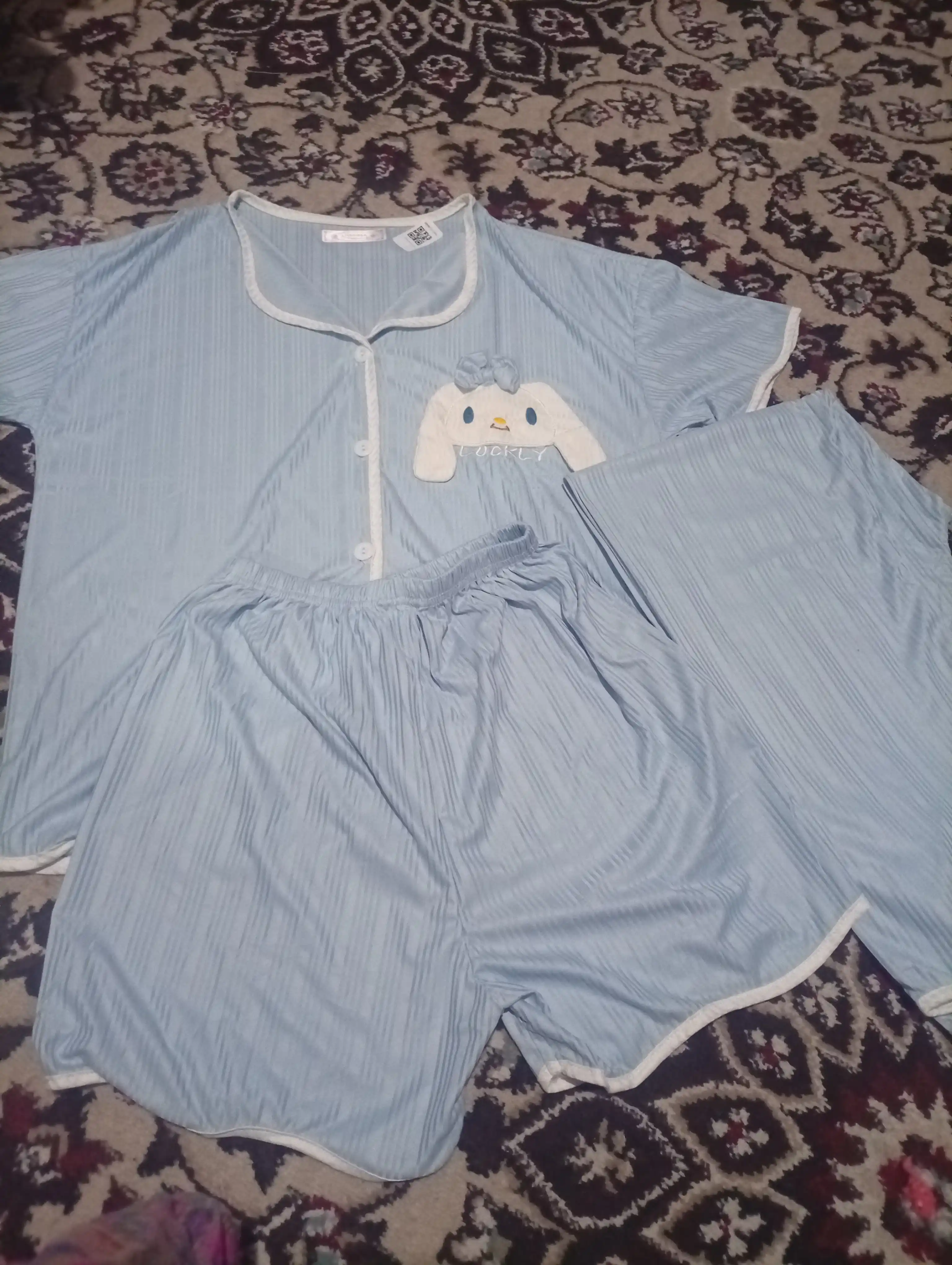 Ayollar pijamasi komplekt 3 tasi 1, ko‘ylak, shortik va shim, 4 rang, M-XL