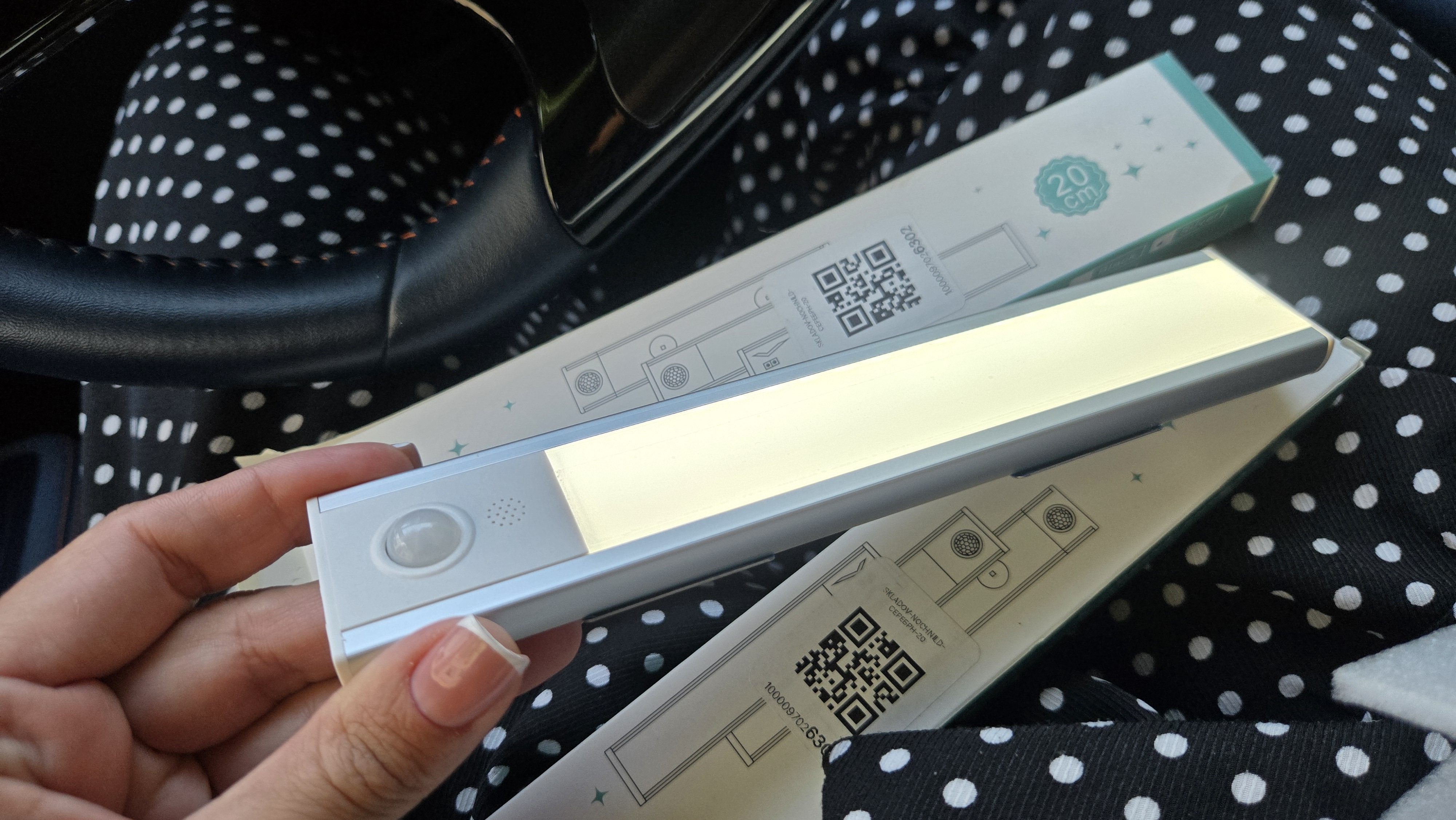 TypeC orqali quvatlanadigan ultrayupqa LED shkaf chirog'i, harakat sensori bilan, 20-60 sm