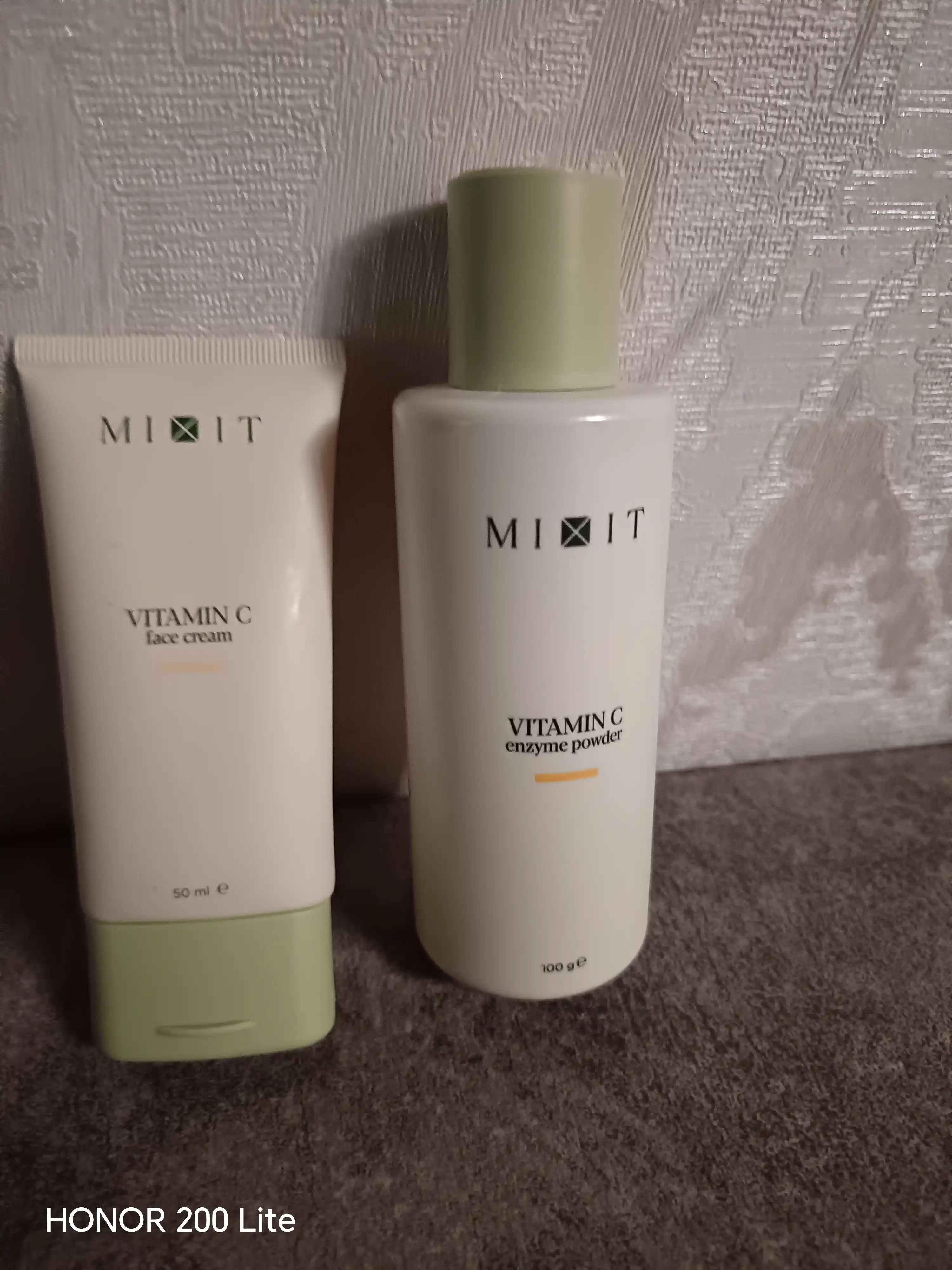 MIXIT enzim kukuni yuz uchun, peeling va tozalovchi, Vitamin C bilan, 100 g