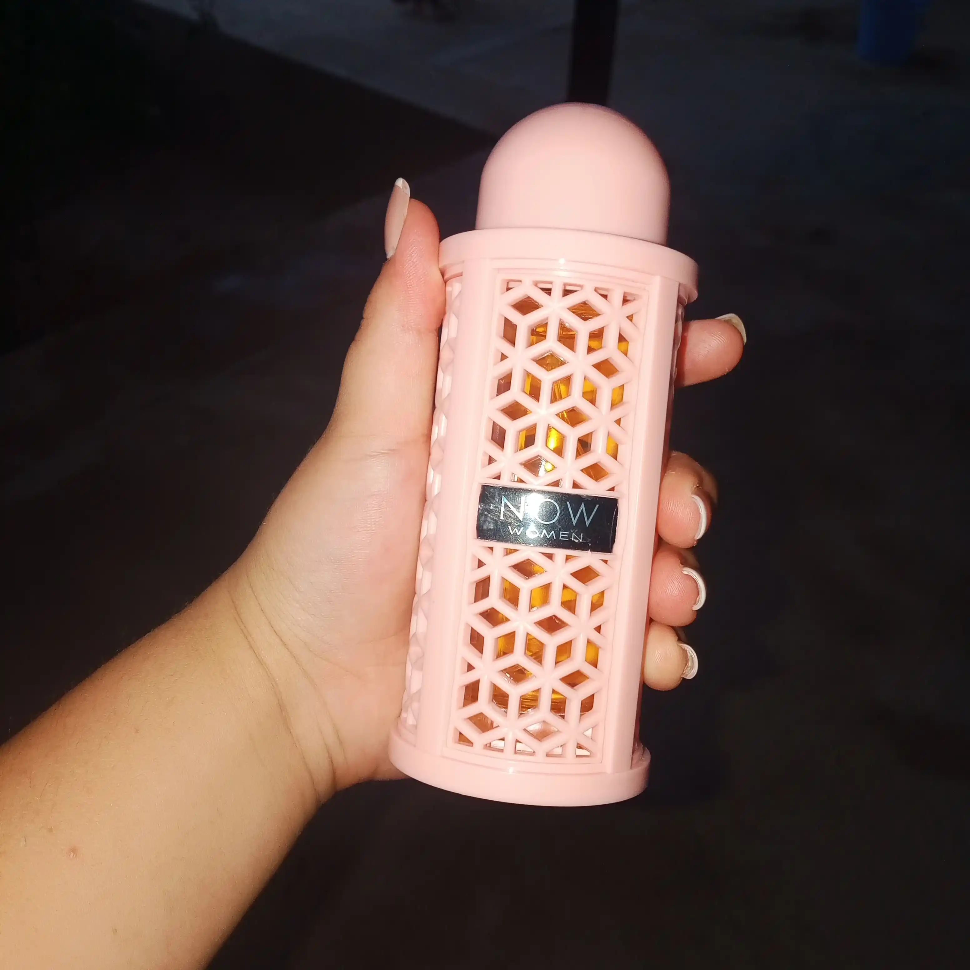 Now Women Rave Lattafa, parfyumlangan suv qizlar uchun 100 ml