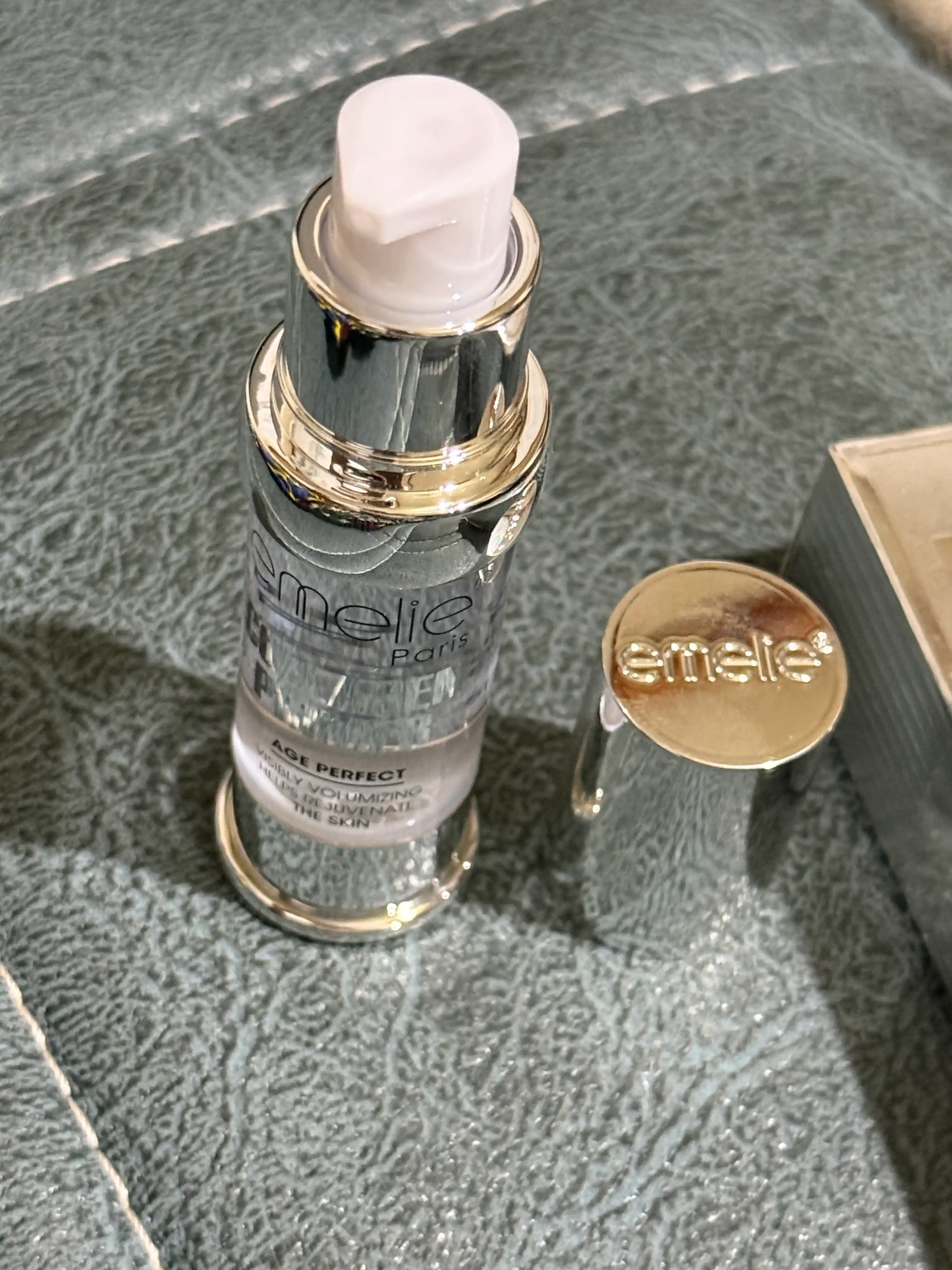 Основа под макияж EMELIE 24K GOLD, база под макияж для лица, праймер, тональная основа 15 г