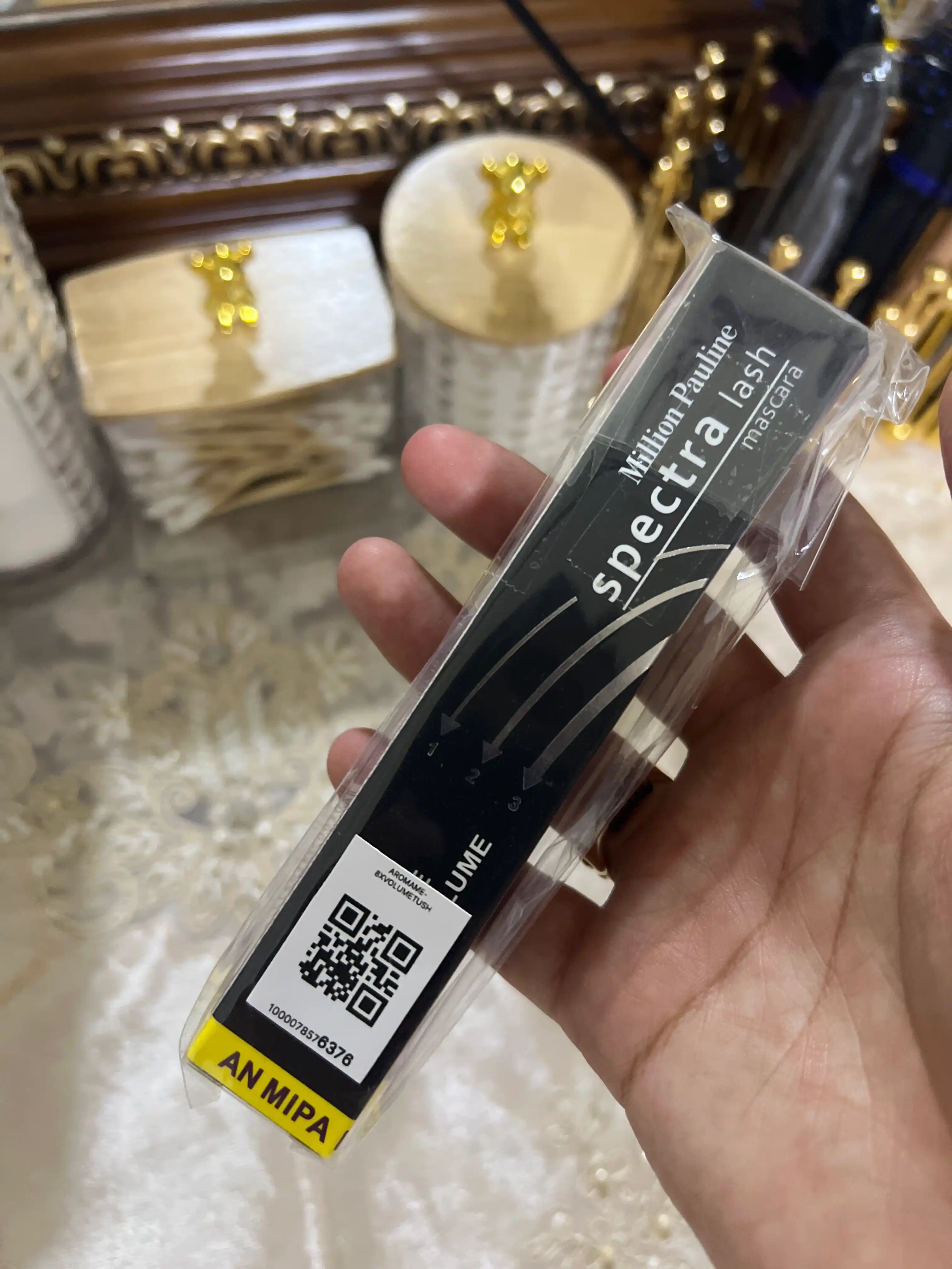Million Pauline Spectra Lash Mascara — туш для ресниц, придающий 8-кратный объём