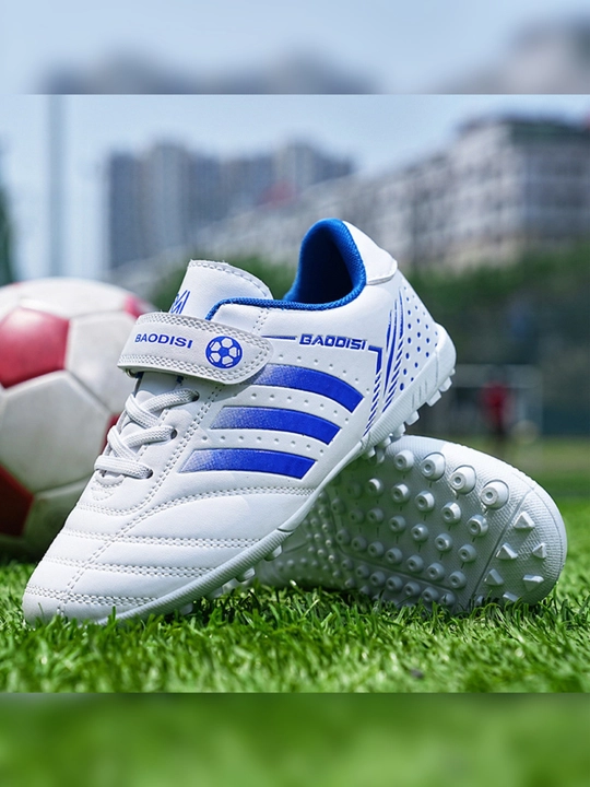 Futbol butslari, TF qirq oyoqli, futbol uchun, sun’iy maysazor uchun