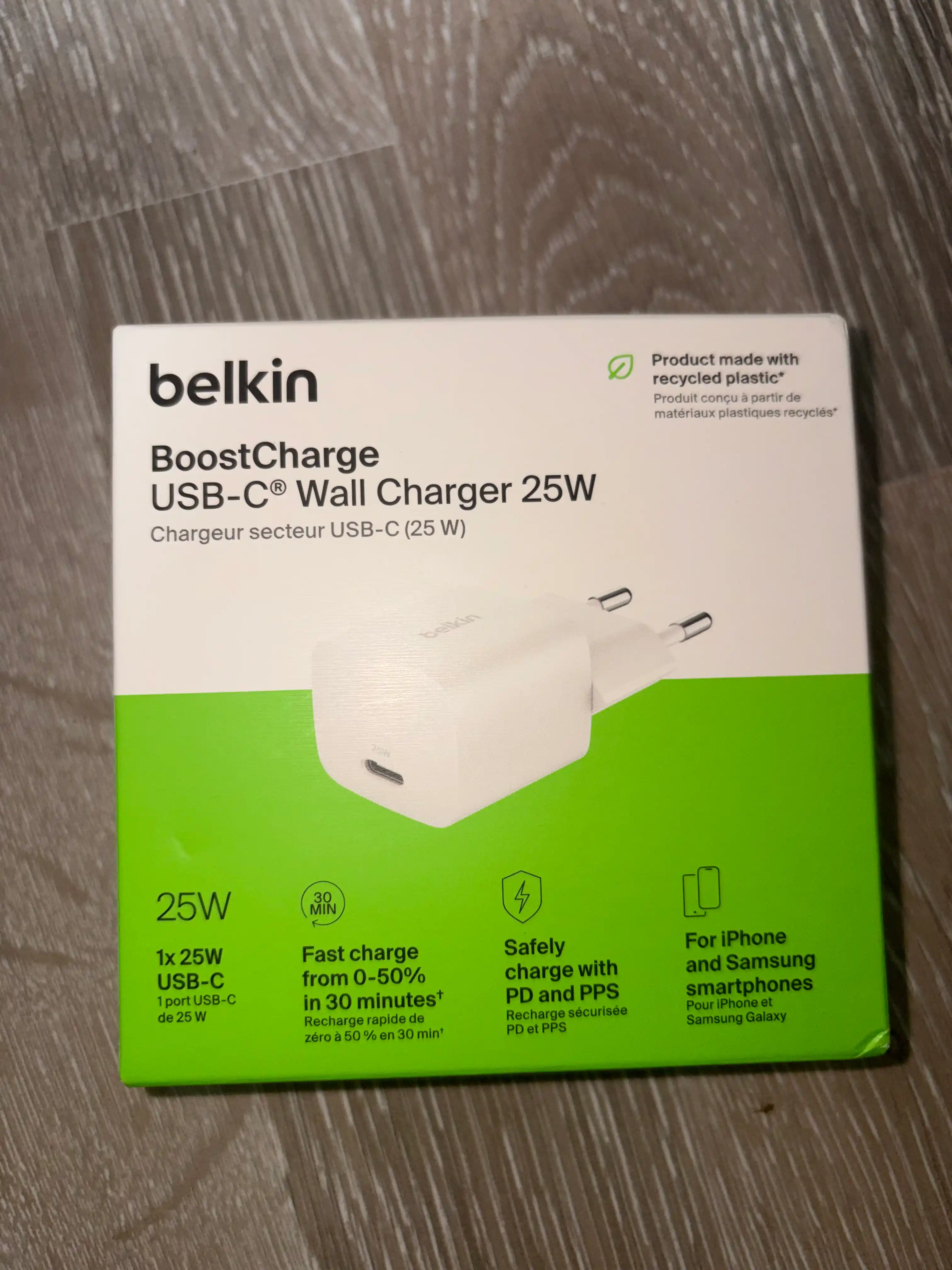 Belkin Type C zaryadkasi 25W, PD 3.1, kabel bilan, kabelsiz