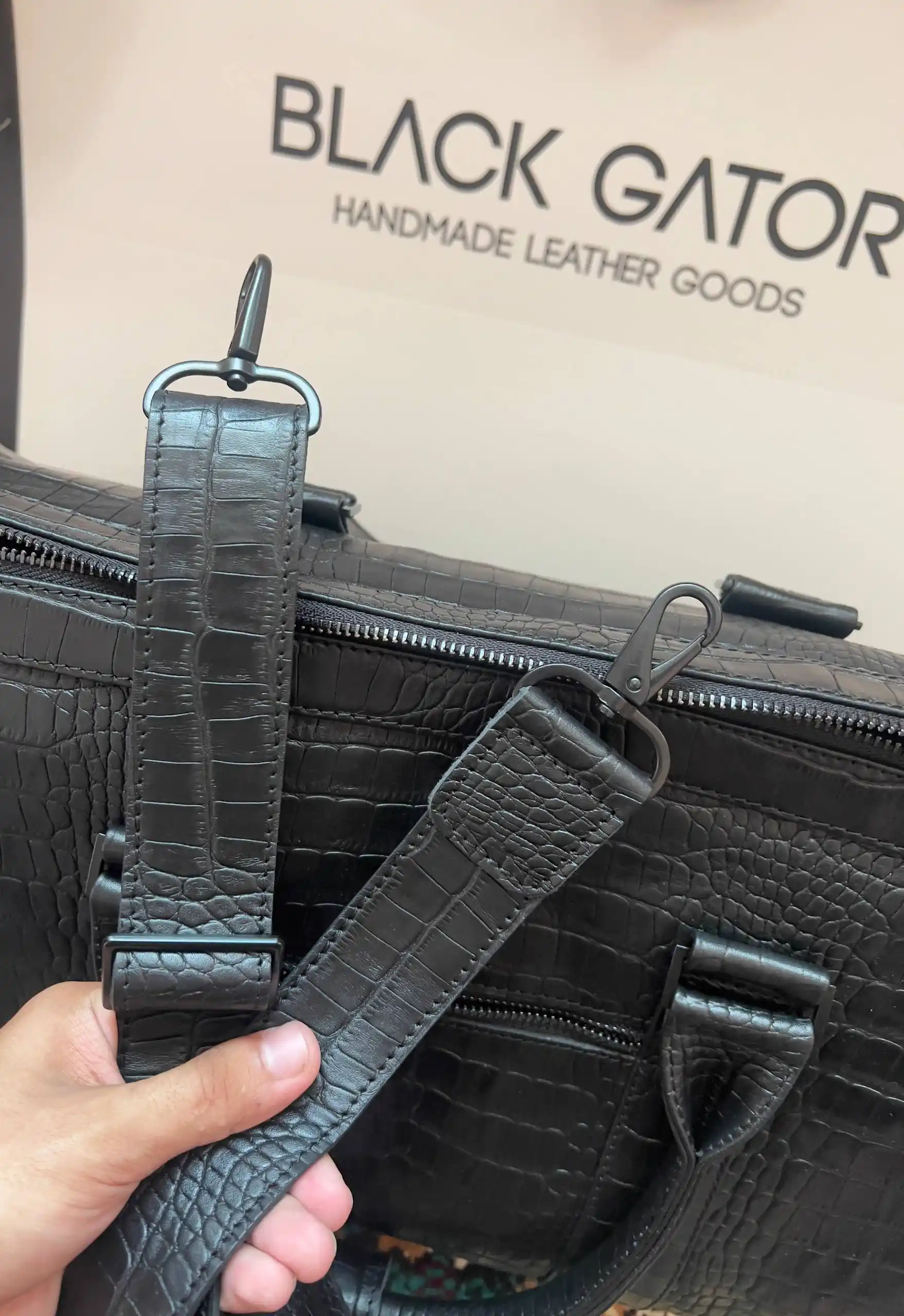 Sport va sayohat sumkasi, haqiqiy charm Black Gator