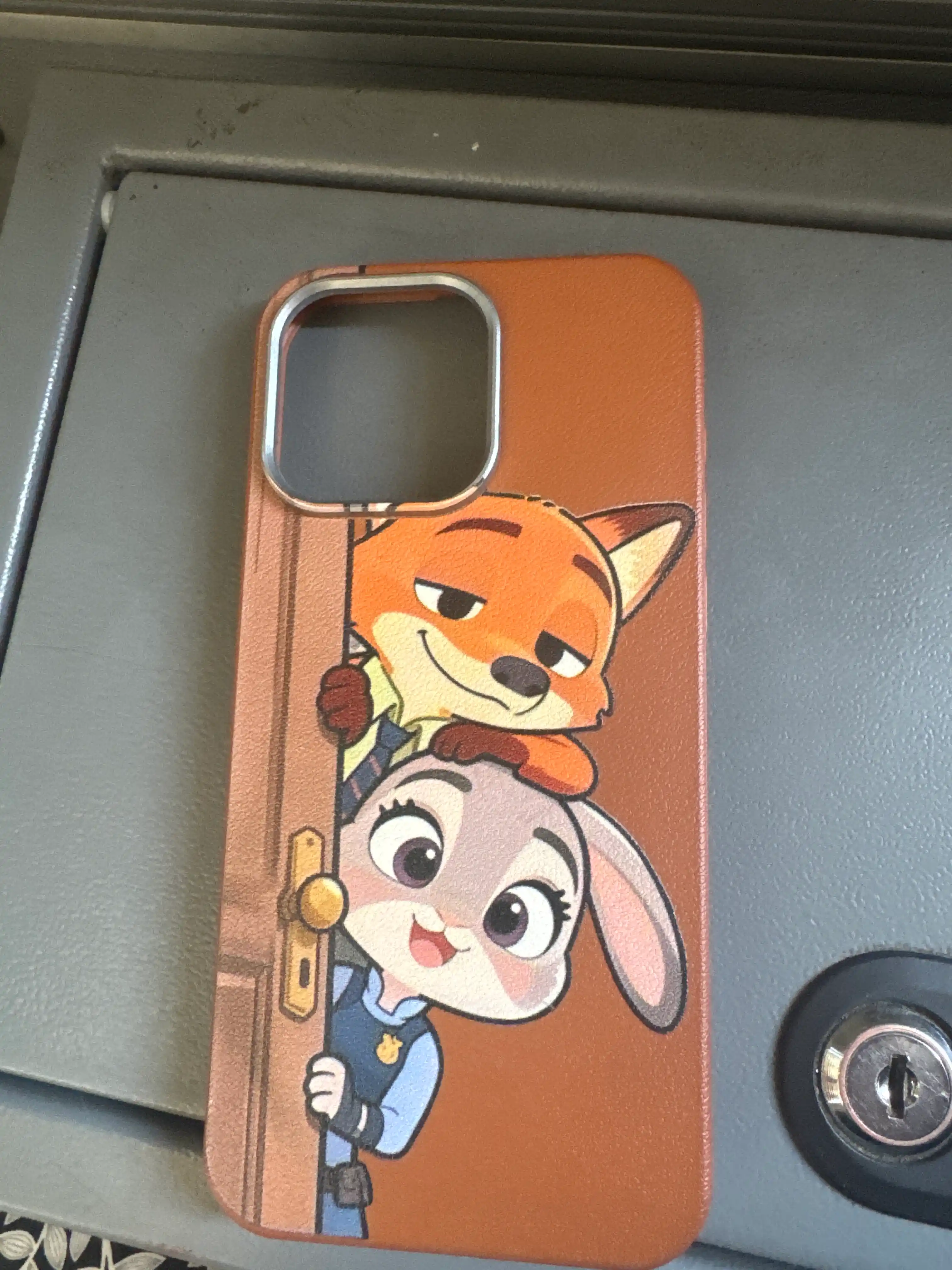 Чехол в стиле Zootopia — для iPhone 15, 16, 17 Pro Max