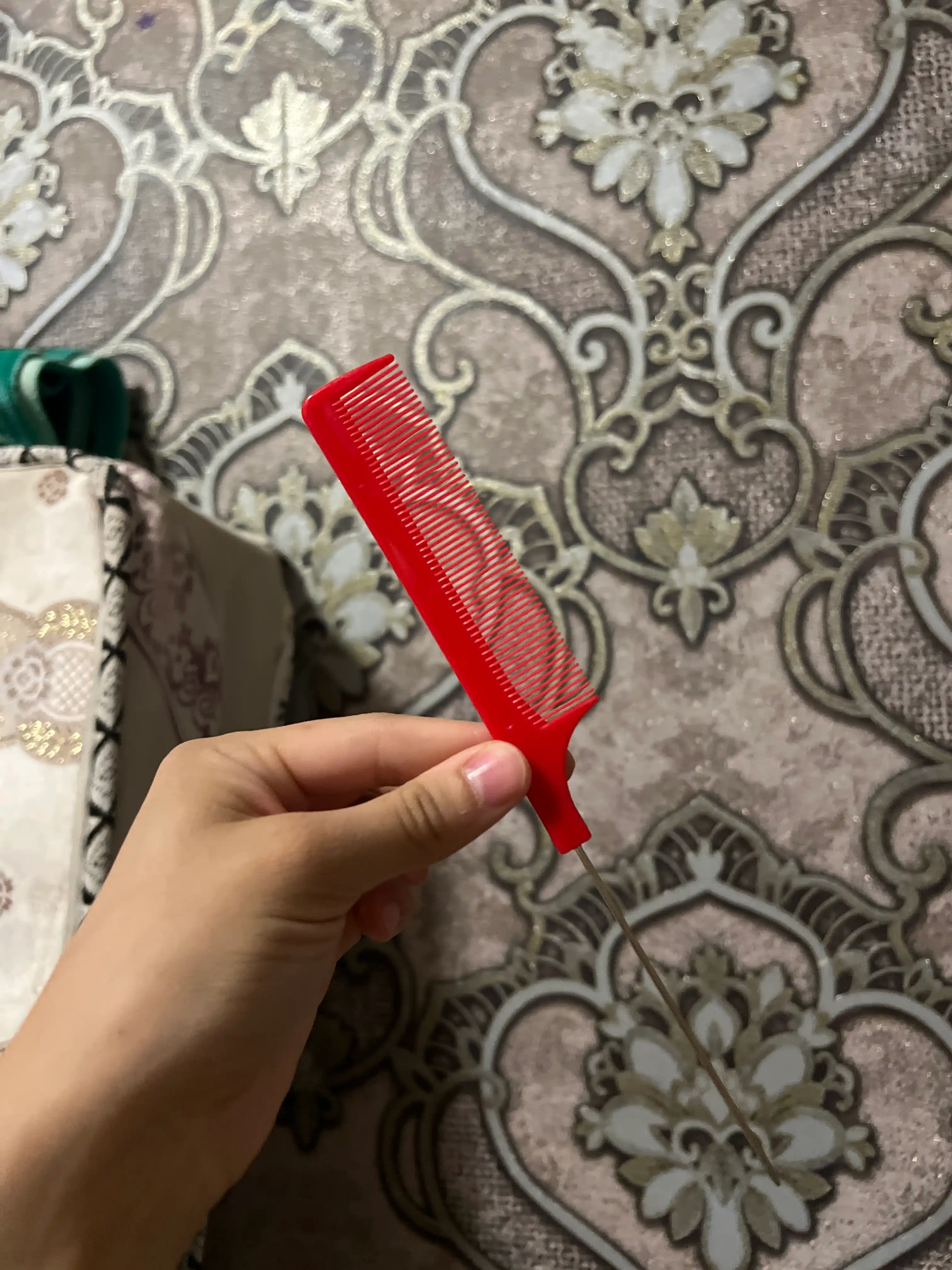 Ko'p rangli plastik uchli taroq