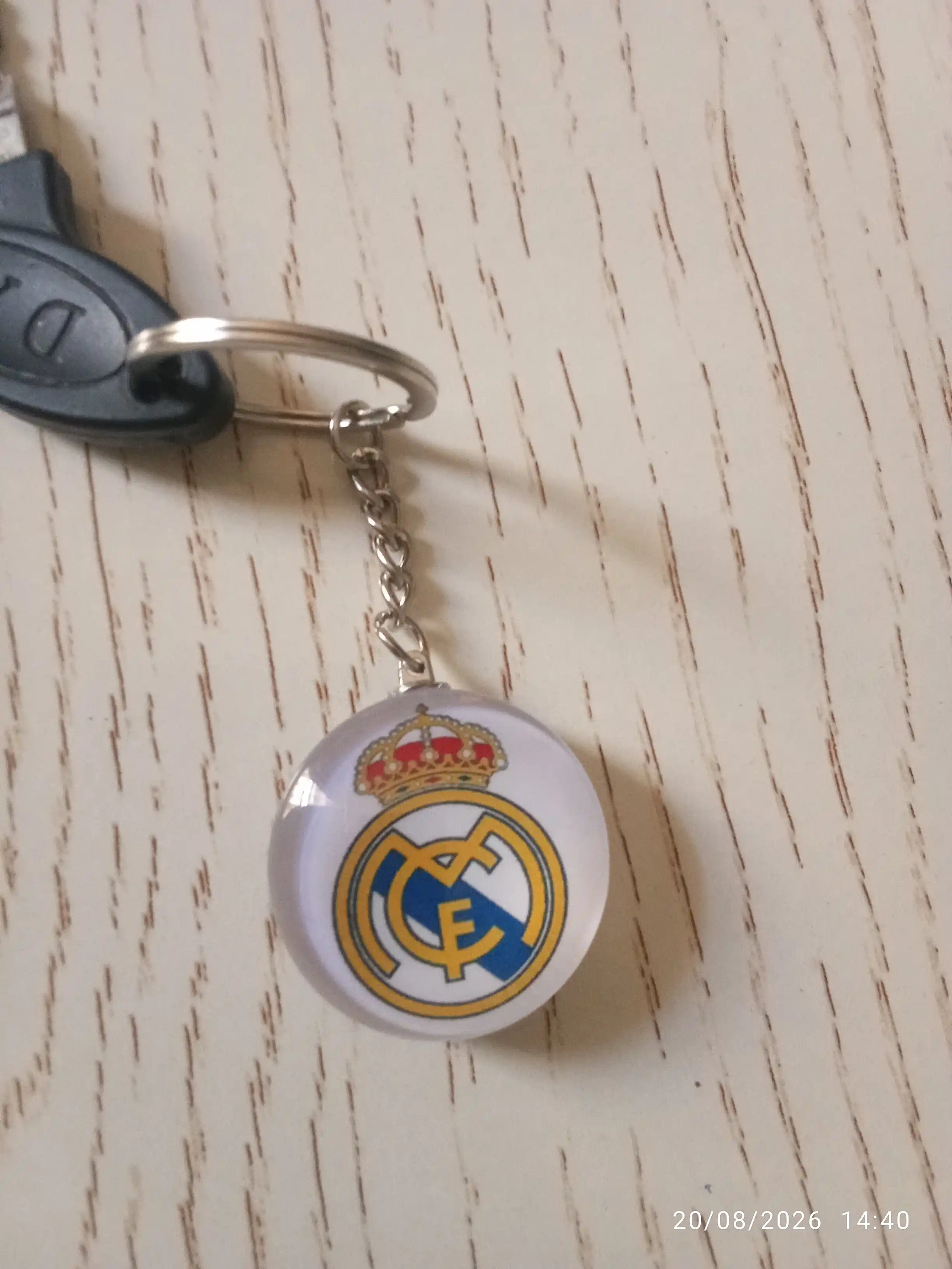 Брелок с изображением футбольных клубов REAL MADRID, BARSA, PSJ, CHELSI, LIVERPUL, MYU