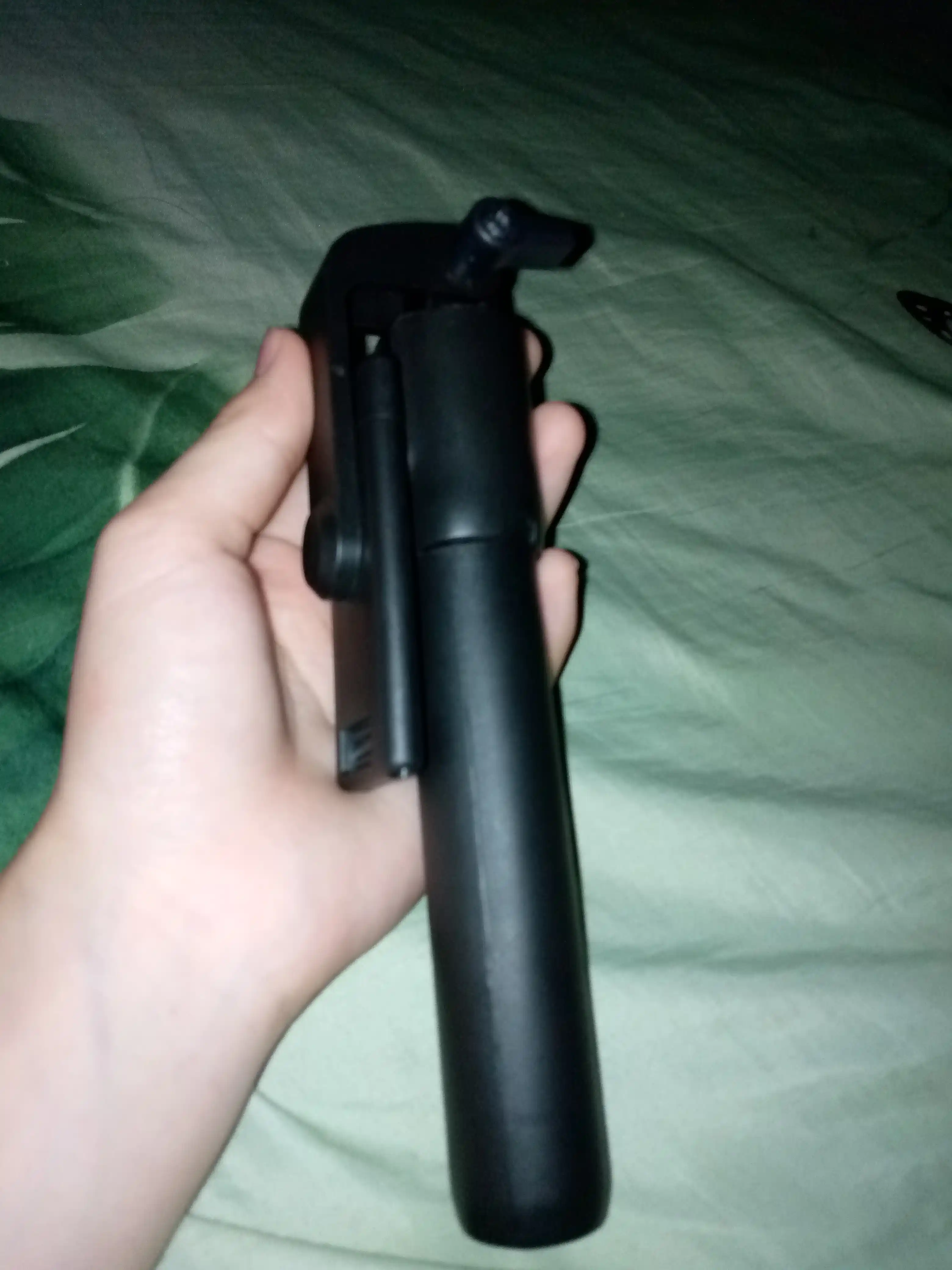 Monopod, selfi tayoqchasi, shtativ, masofadan boshqarish pulti bilan