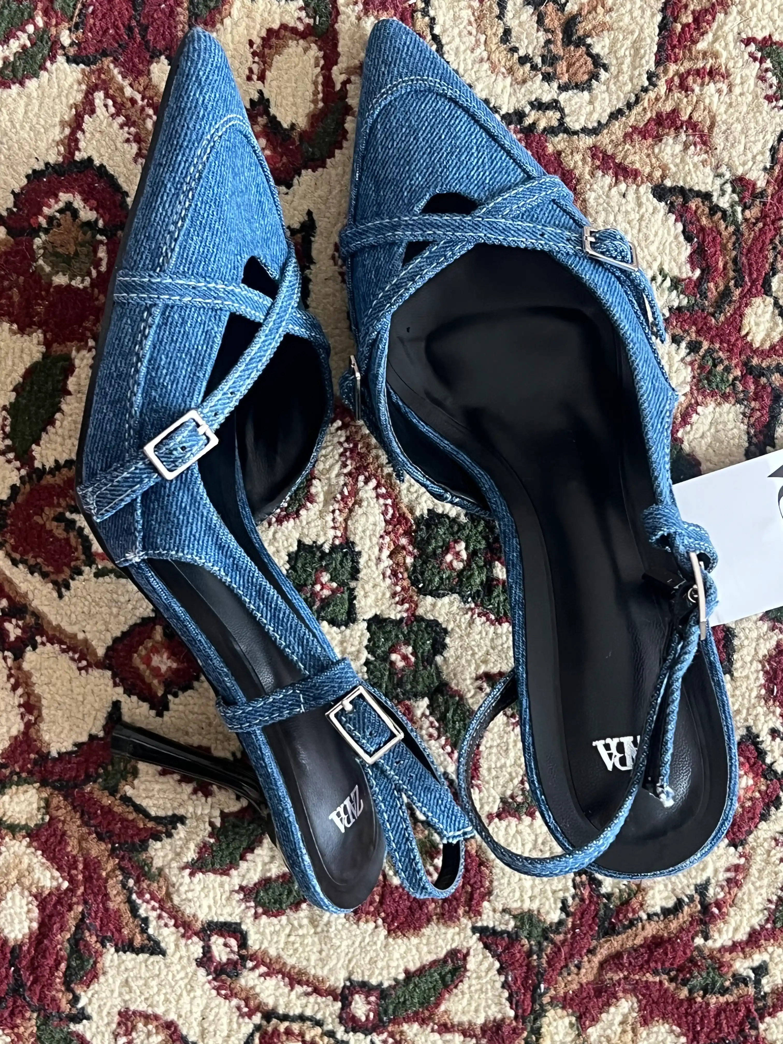 Baland poshnali ayollar poyabzali, kechki poyabzal, ZARA qutisi bilan