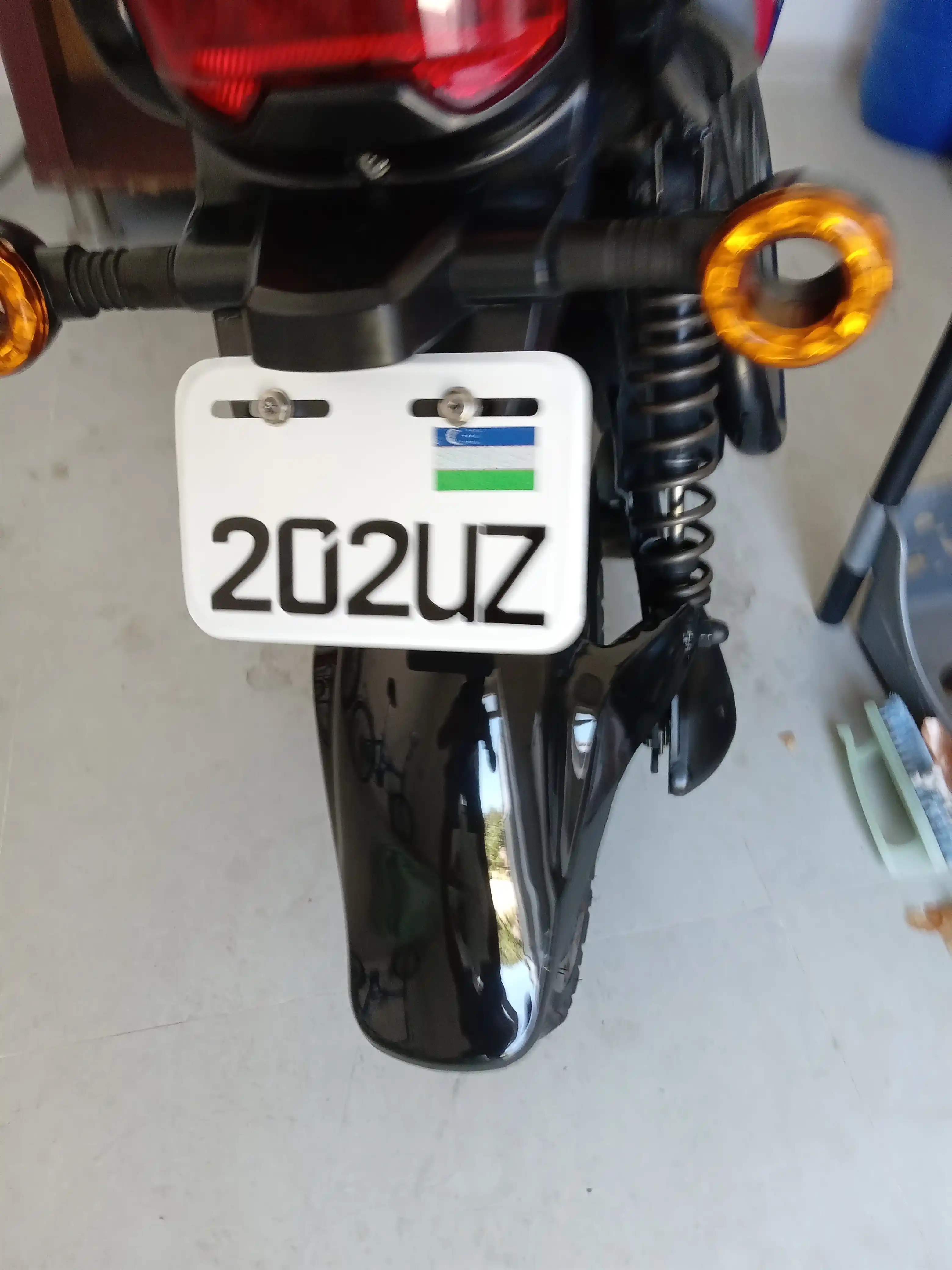 Aksessuar Nomer bo'yi 10 sm eni 15 sm, skuterlar va velosipedlar uchun 1 dona