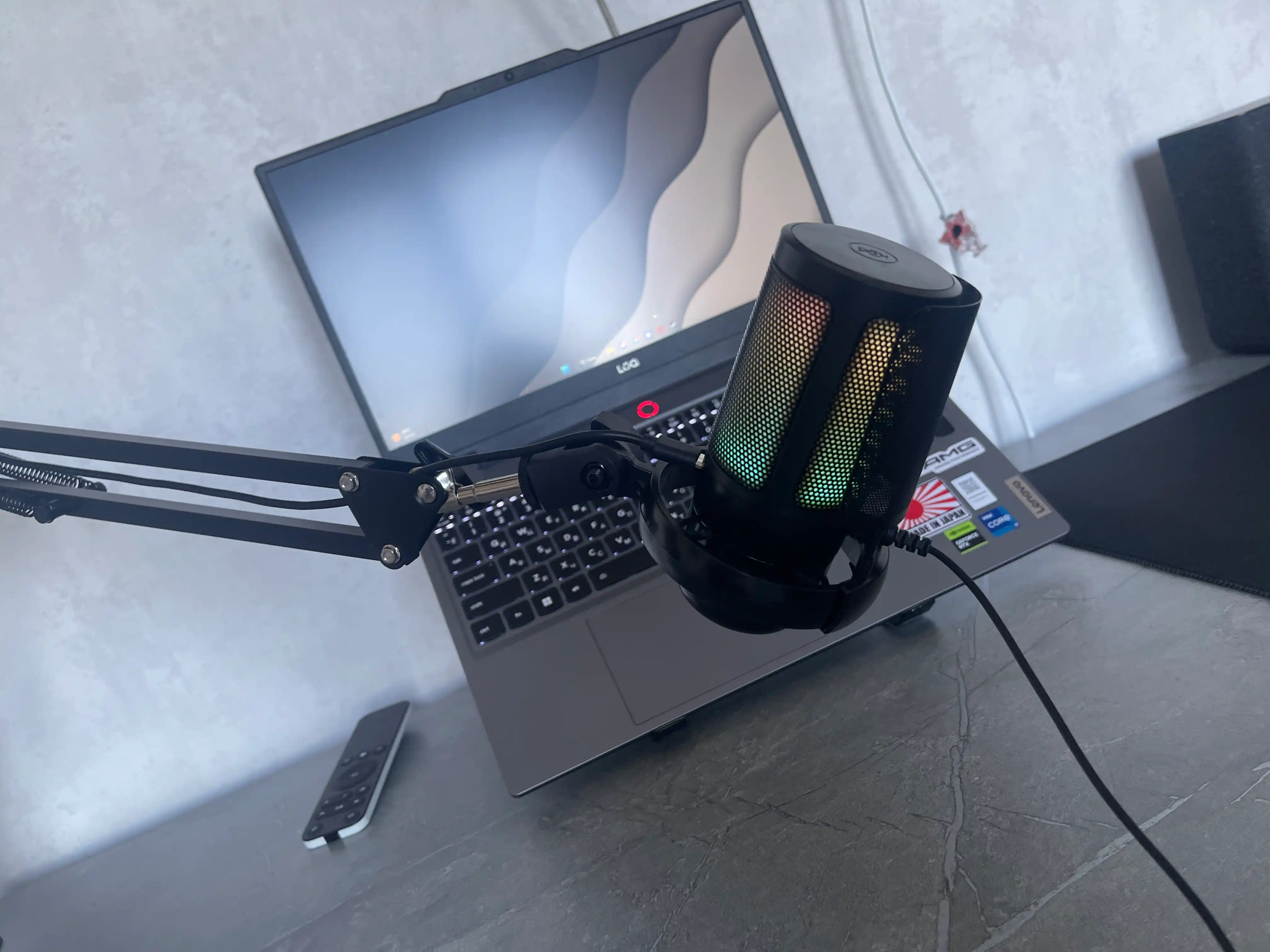 O'yin uchun kondensatorli RGB mikrofon ME6S, pop-filtr va stend bilan