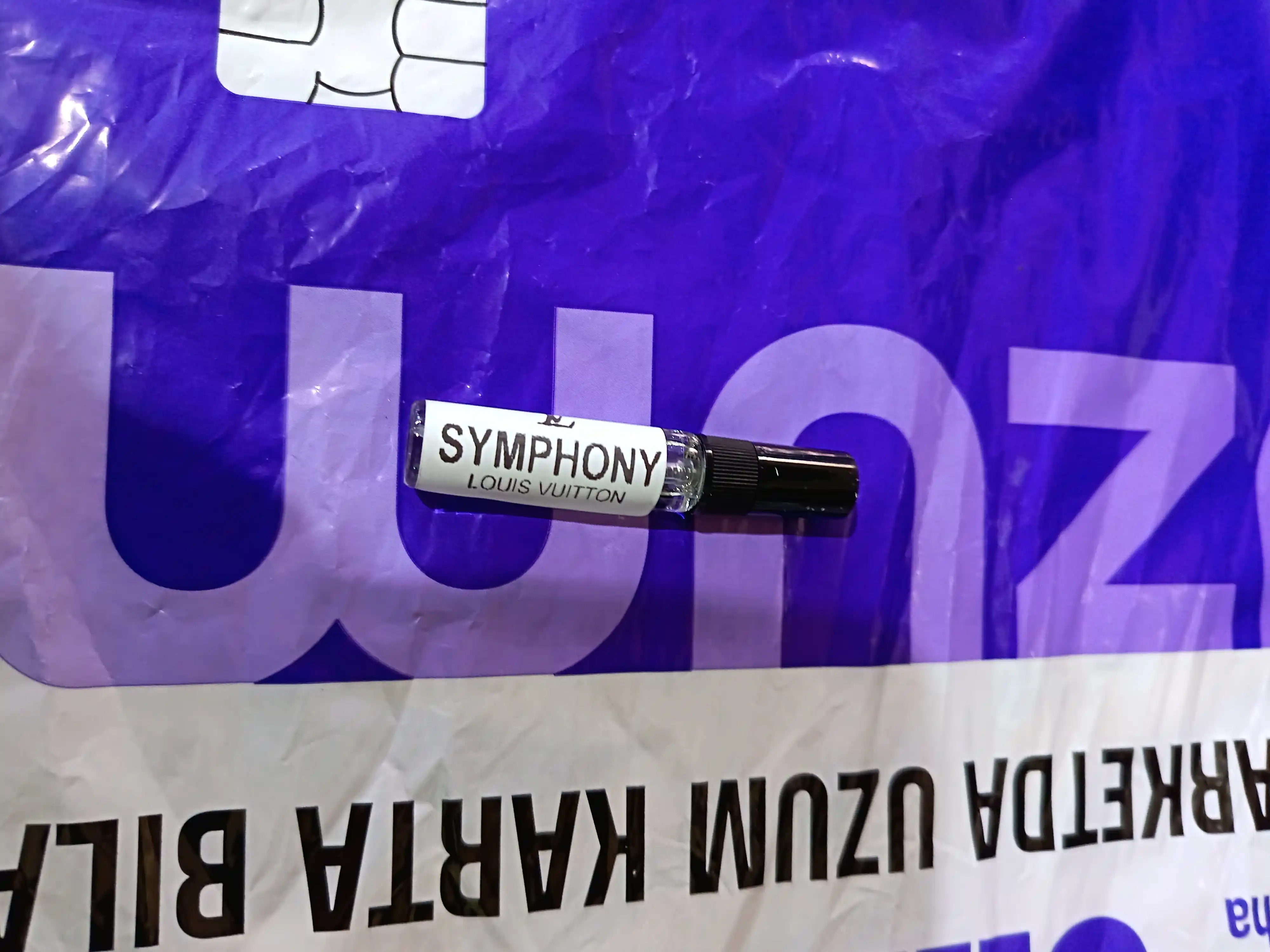 Atir Louis Vuitton Symphony, erkaklar va ayollar uchun