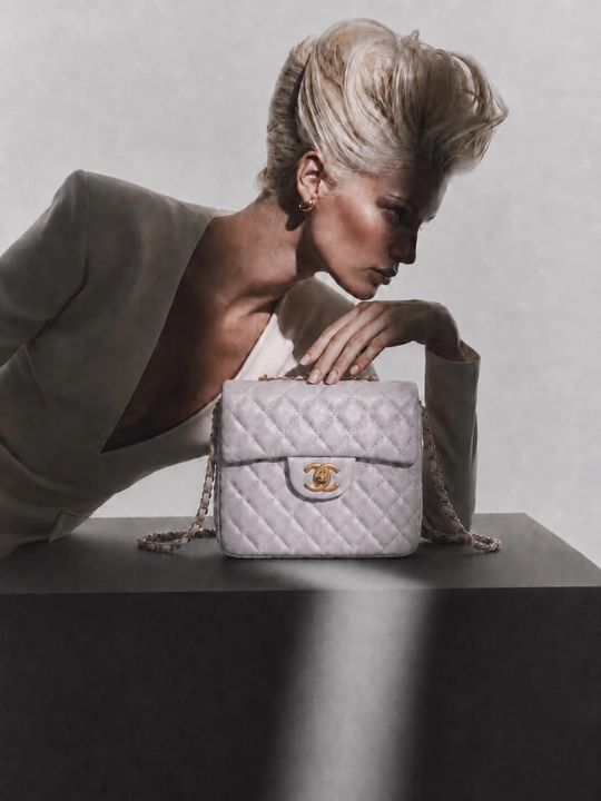 Chanel uslubidagi ayollar yelka sumkasi, zanjirli qavilgan model