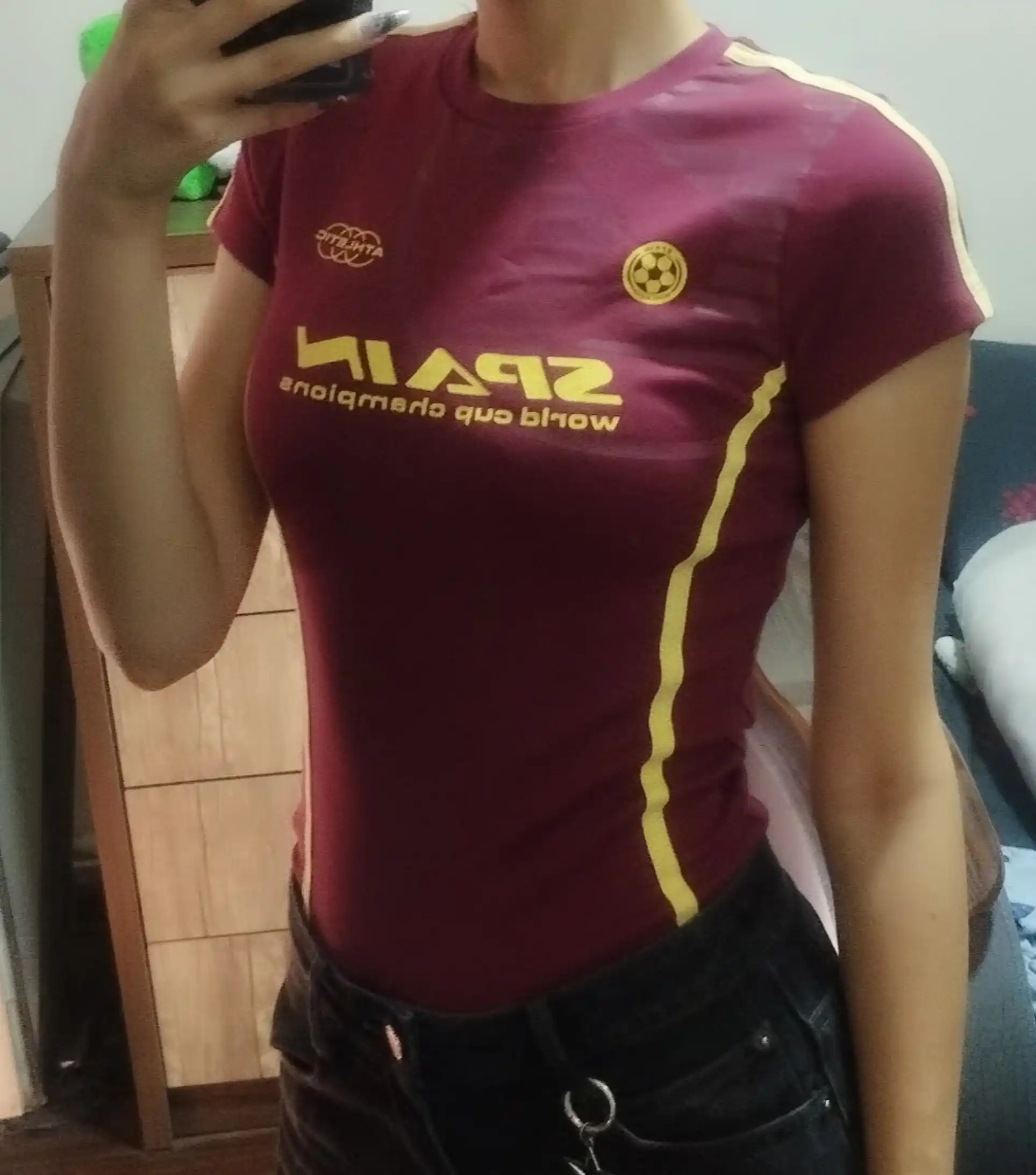 Qizlar va ayollar uchun yozgi yupqa futbolkalar Gloria Jeans