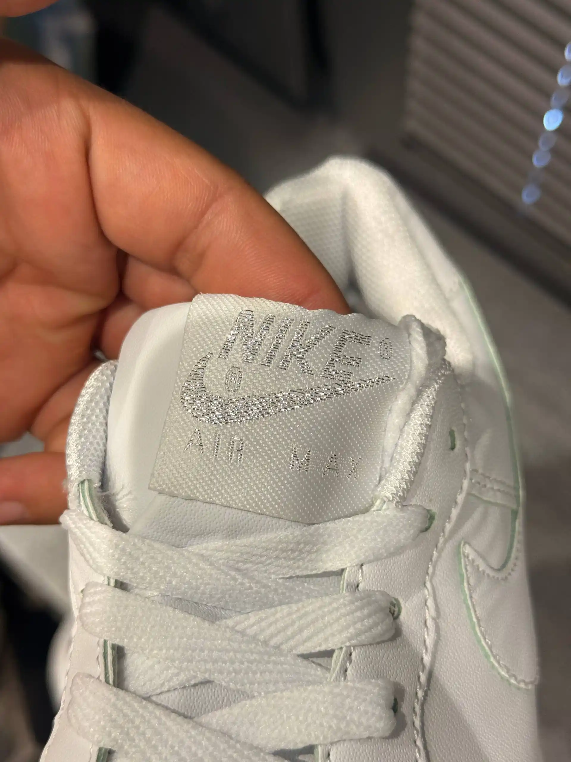 Ayollar va erkaklar uchun Nike Air Force 1 oq klassik krossovkalari
