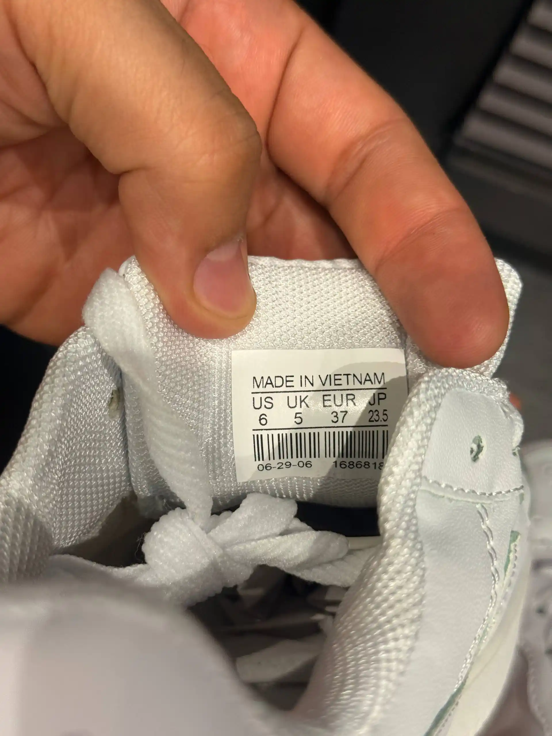 Ayollar va erkaklar uchun Nike Air Force 1 oq klassik krossovkalari