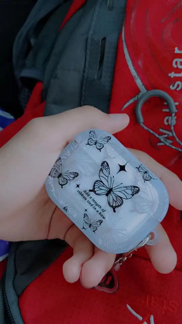 Стильный чехол для AirPods Pro, AirPods Pro 2, AirPods 3, AirPods 4 с карабином