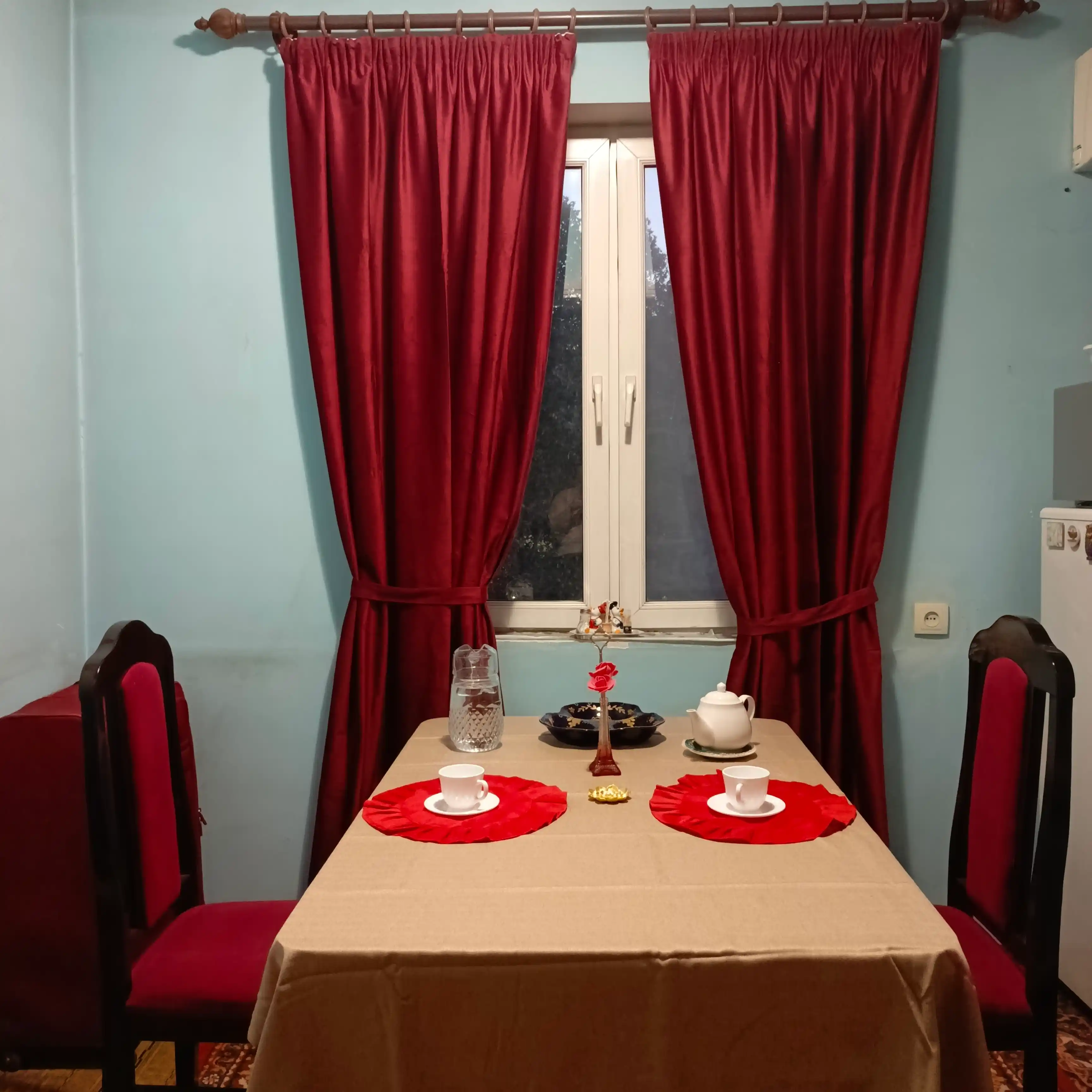 Parda quyoshdan himoya qiluvchi, 280x150 sm, bir rangli shtora yotoqxona va zal uchun