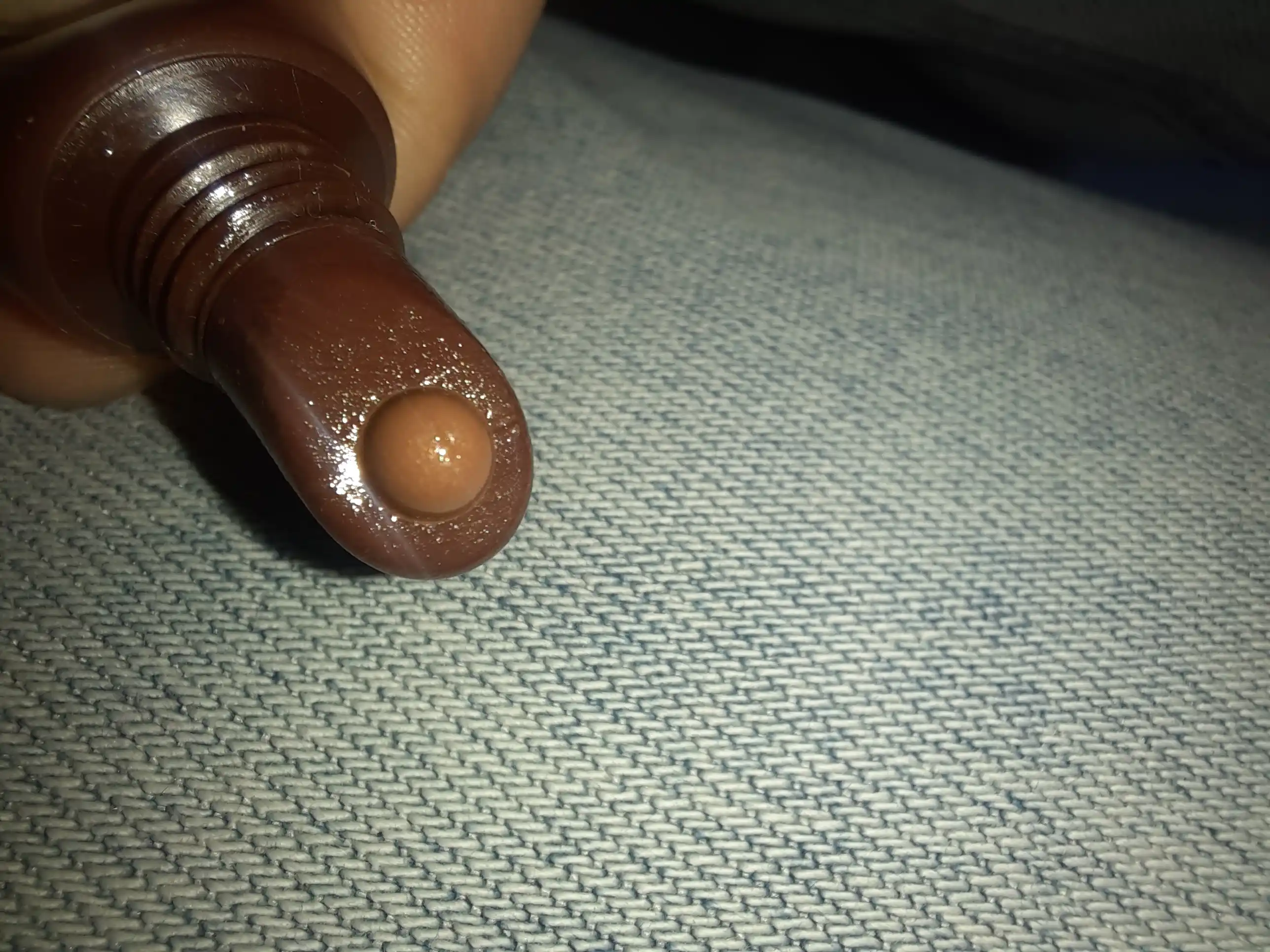 Rhode lablar uchun peptidli blyesk-balsam, namlaydi silliqlik beradi va tabiiy rang beradi