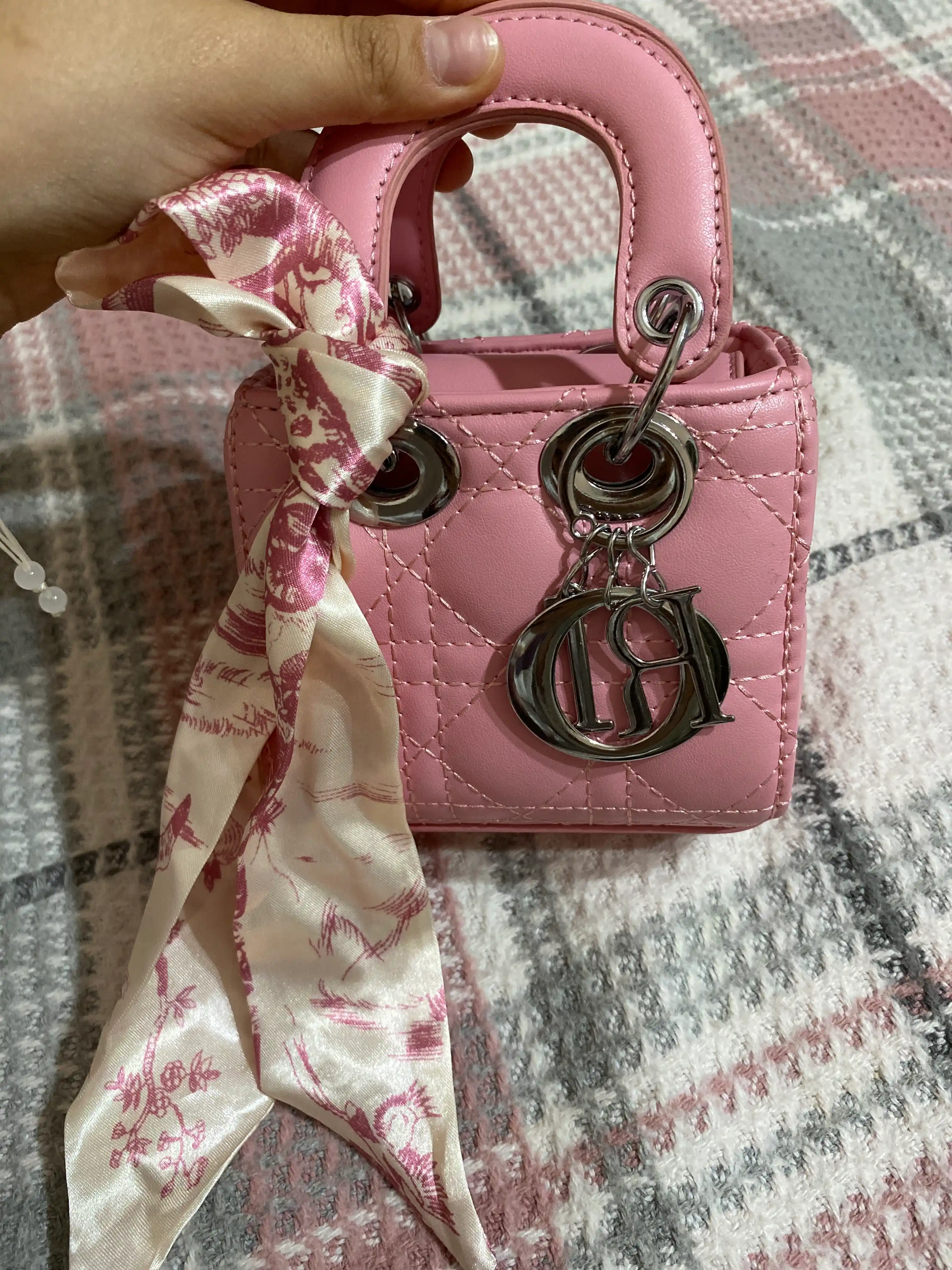 Dior uslubidagi ayollar mini-sumkasi