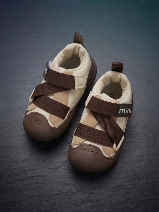 "mini" charmdan ishlangan qulay bolalar krossovkalari, bordo tasmali