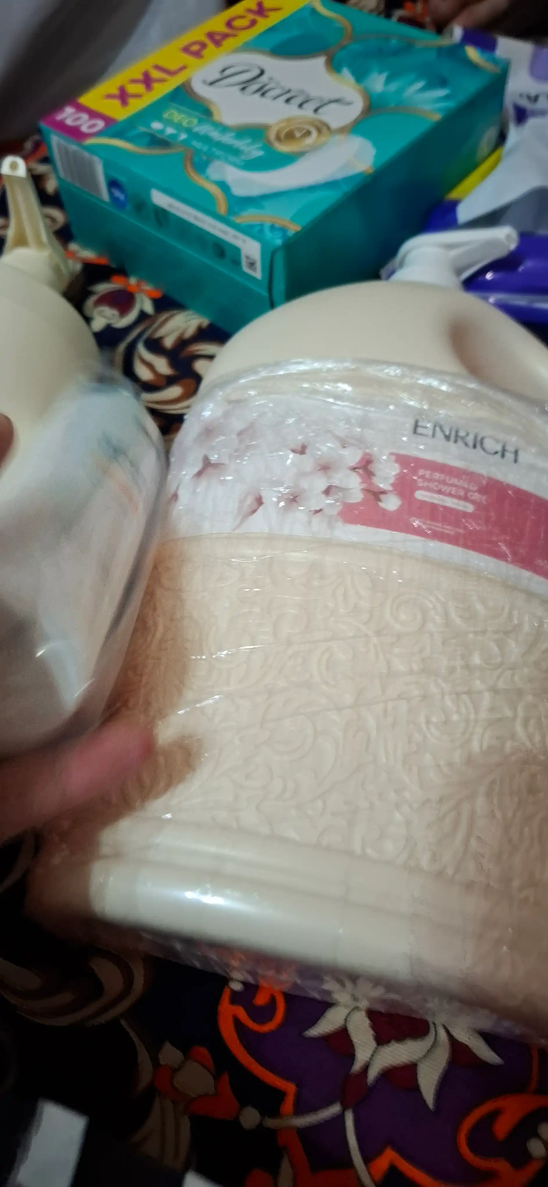 Гель для душа парфюмированный Enrich, густой, увлажняющий для всех типов кожи, 1000/2000мл