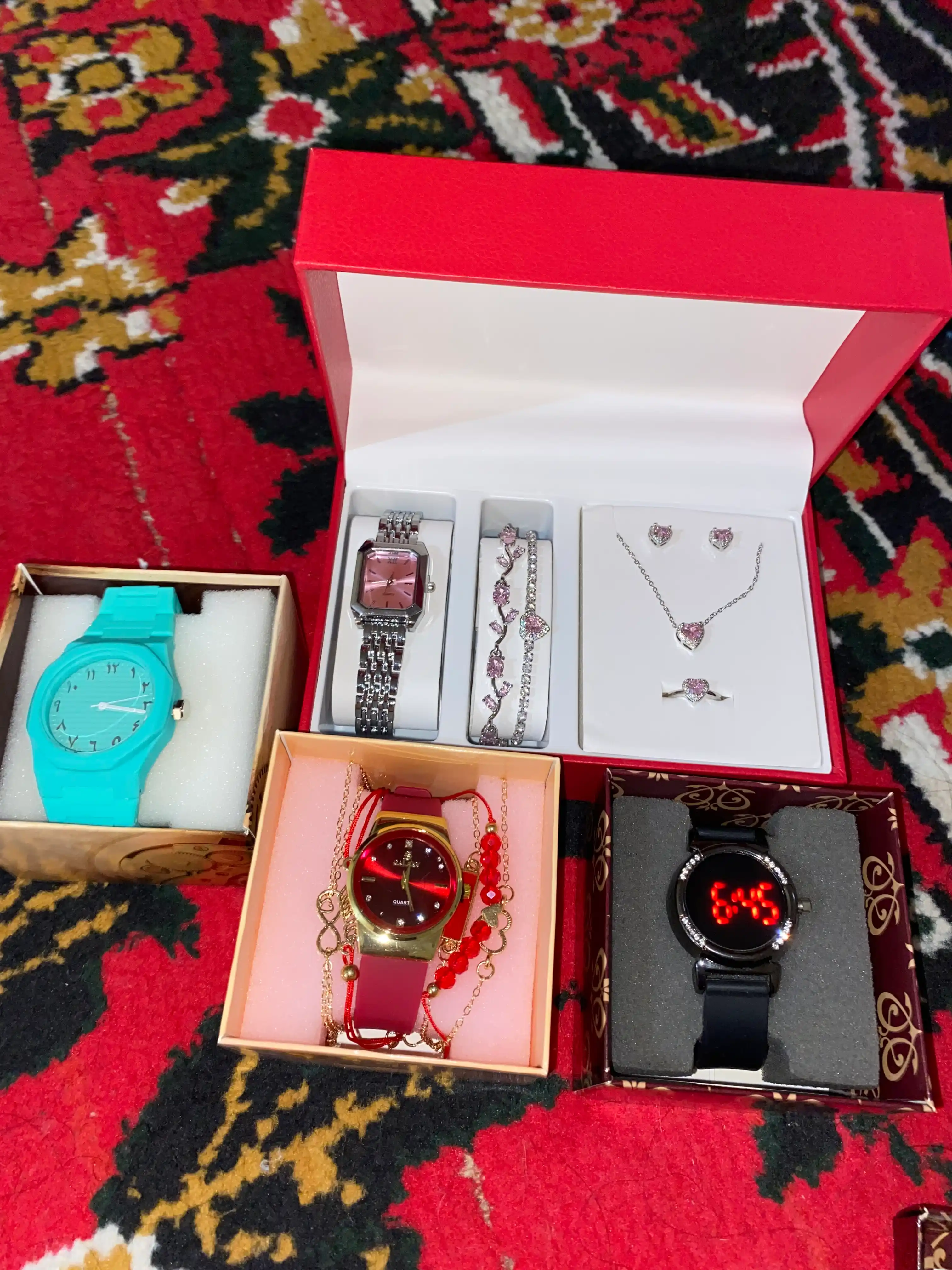 Erkaklar ayollar qo‘l soati Tiffany rangli kvars mexanizm, zamonaviy dizayn