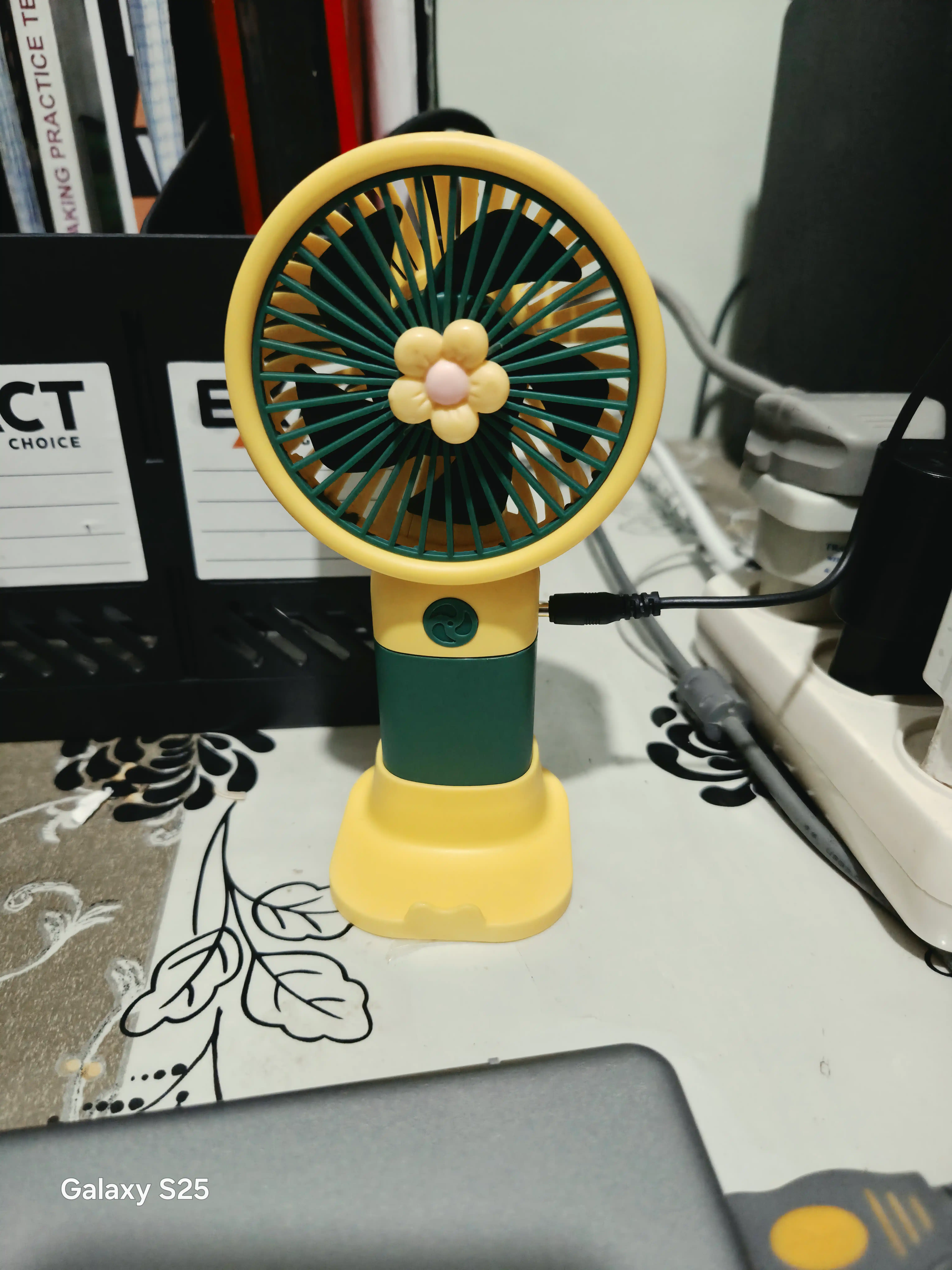 Мини вентилятор детский, USB, с подставкой для телефона, портативный и тихий