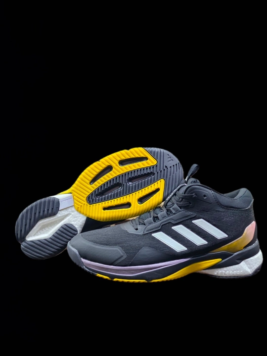 Кроссовки Adidas — легкие, удобные, дышащие, для спорта и повседневной носки - 