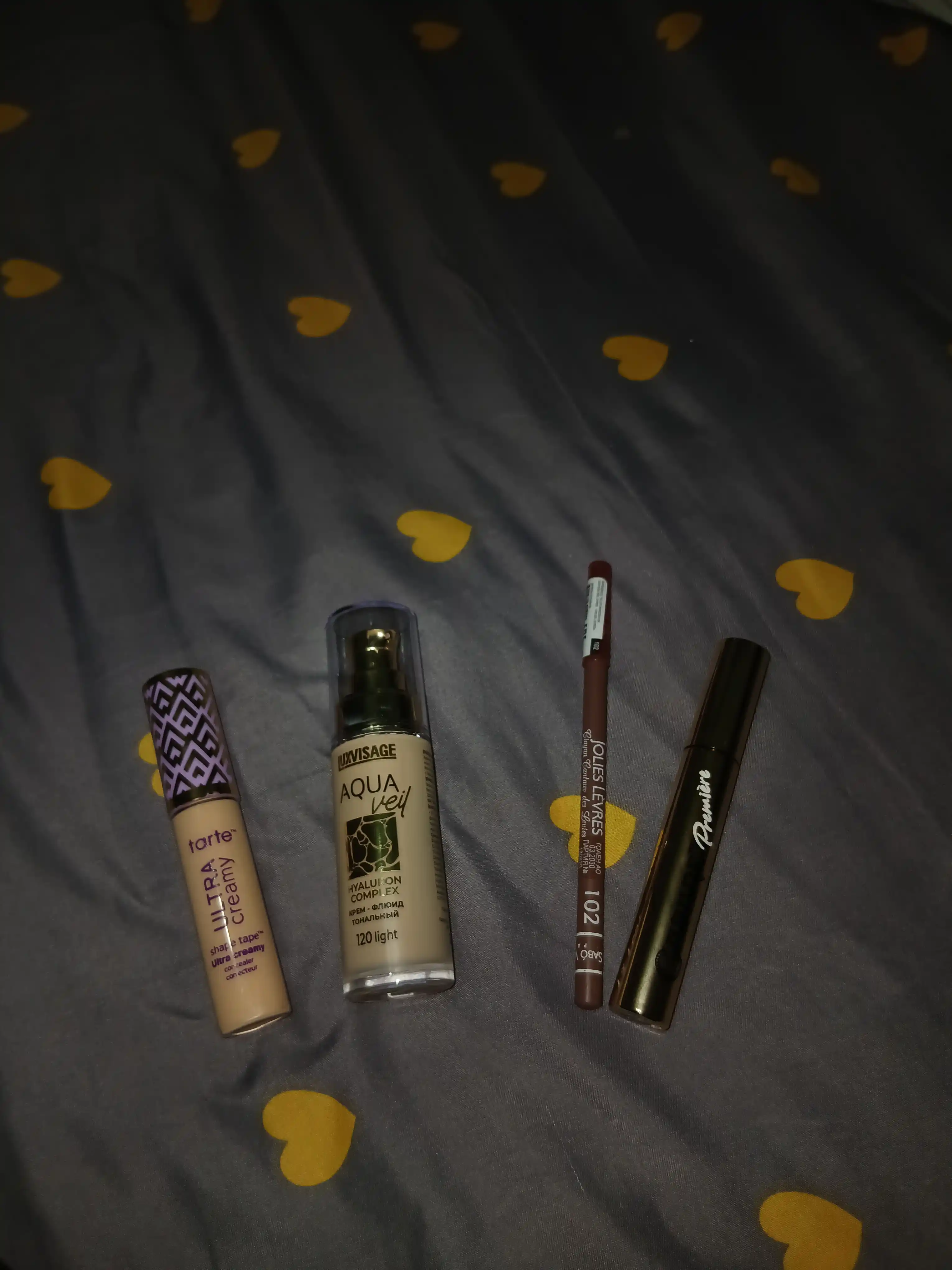 Yuz uchun namlovchi tonal krem, yengil tanalka Luxvisage AQUA veil HYALURON COMPLEX