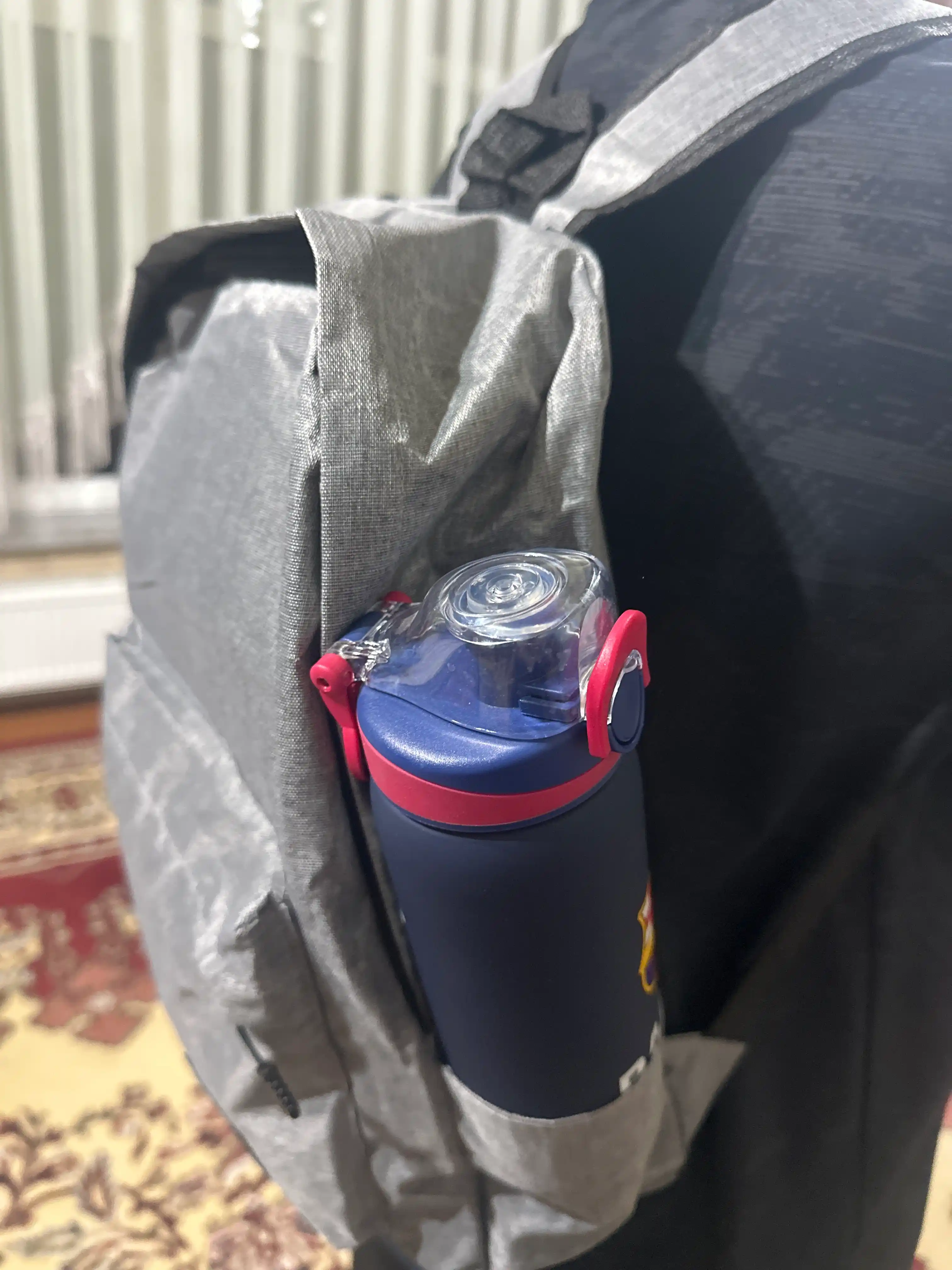 Maktab ryukzagi uniseks, o‘qish uchun, o‘g‘il-qizlar va o‘smirlar uchun kundalik