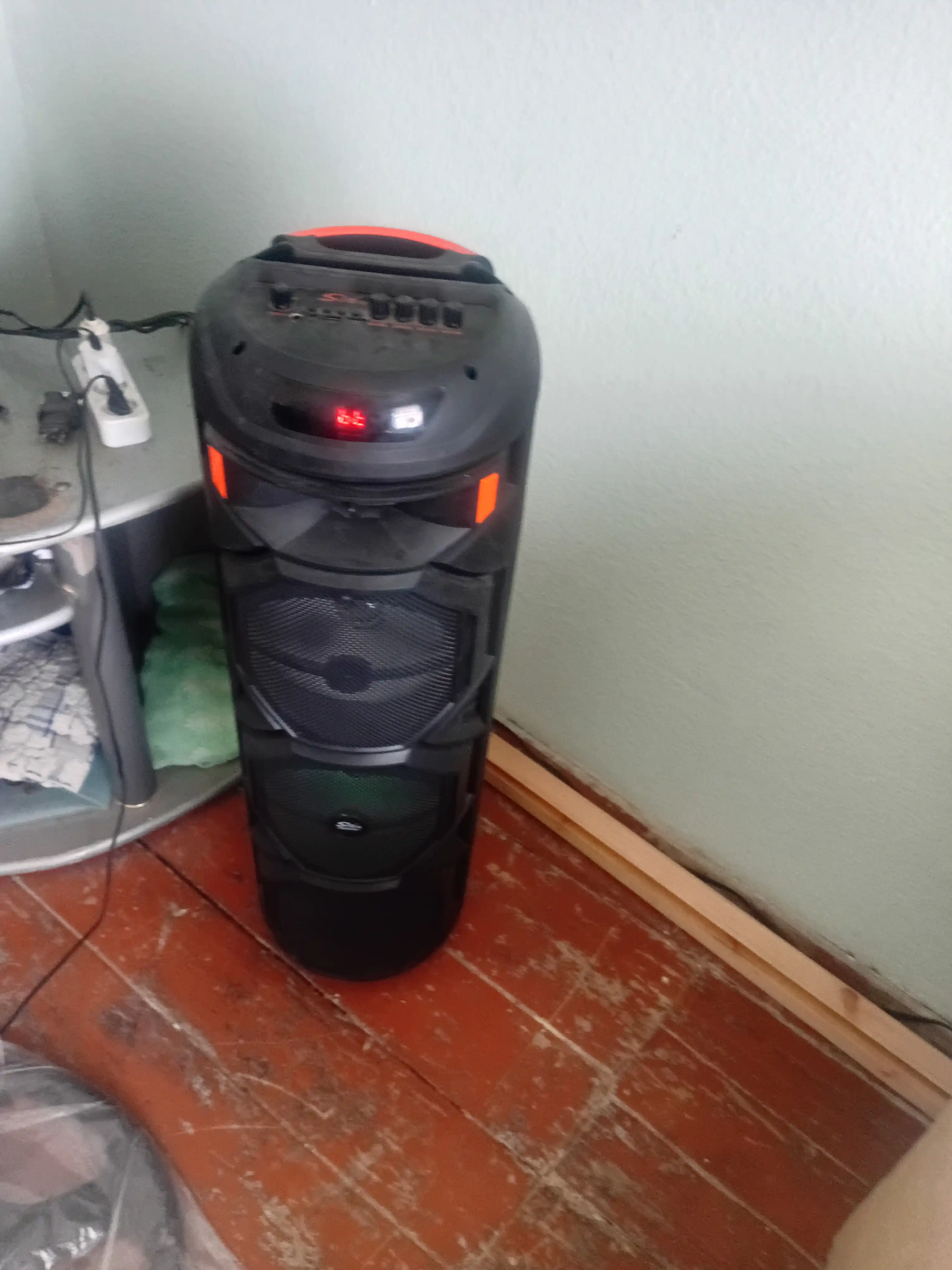 Kolonka, bluetooth simsiz portativ karnay, karaoke, RGB yoritgich va mikrofon, ZQS-8301